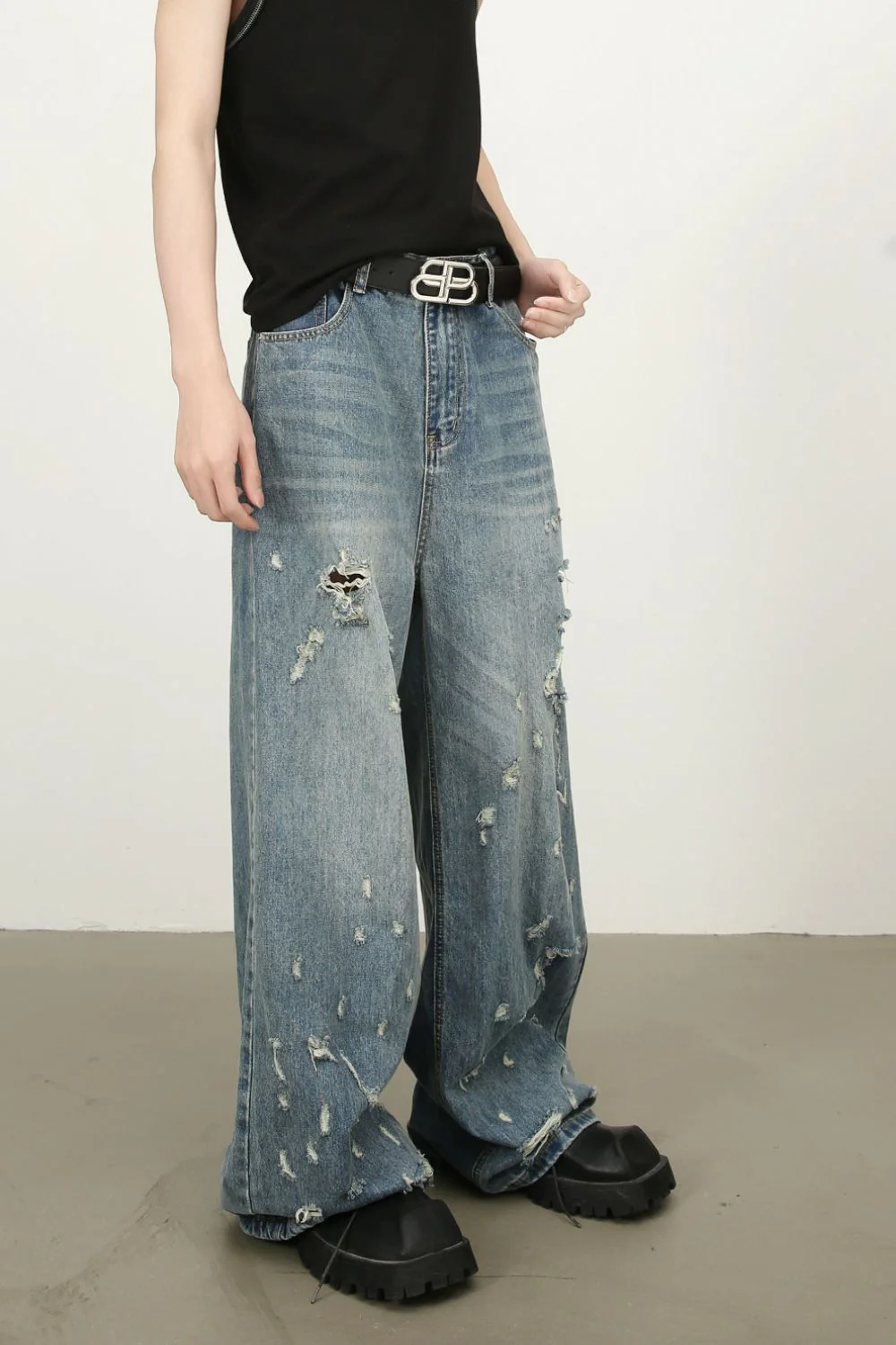 Men's Distressed Wide Leg Jeans - Image 3