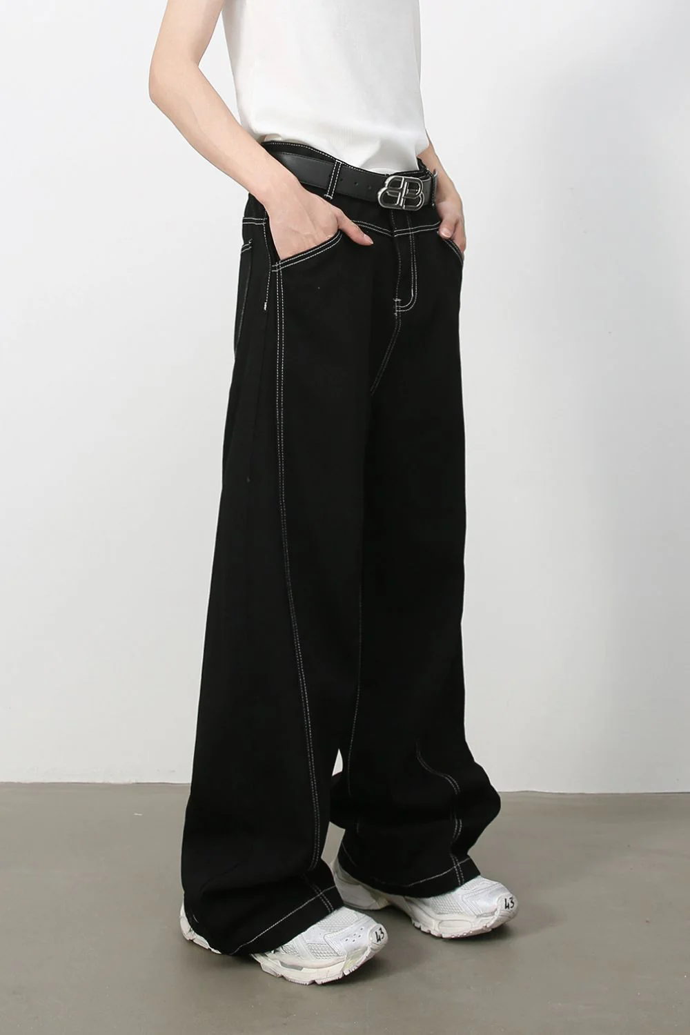 Men's Loose Fit Jeans - Image 3
