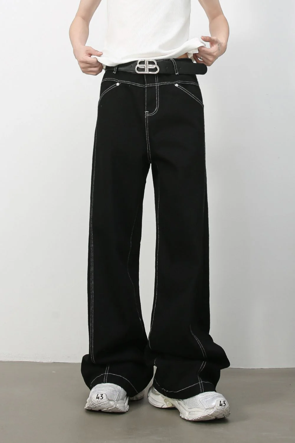 Men's Loose Fit Jeans - Image 4