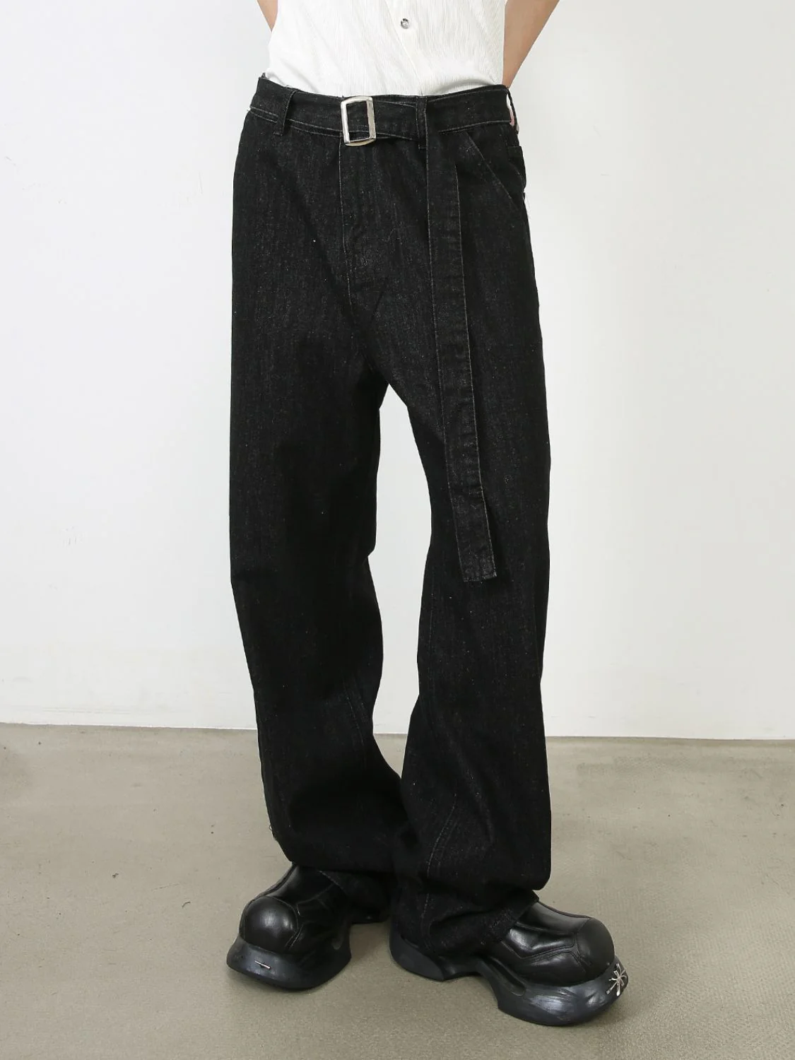 Men's Loose Fit Jeans with Pockets - Image 3