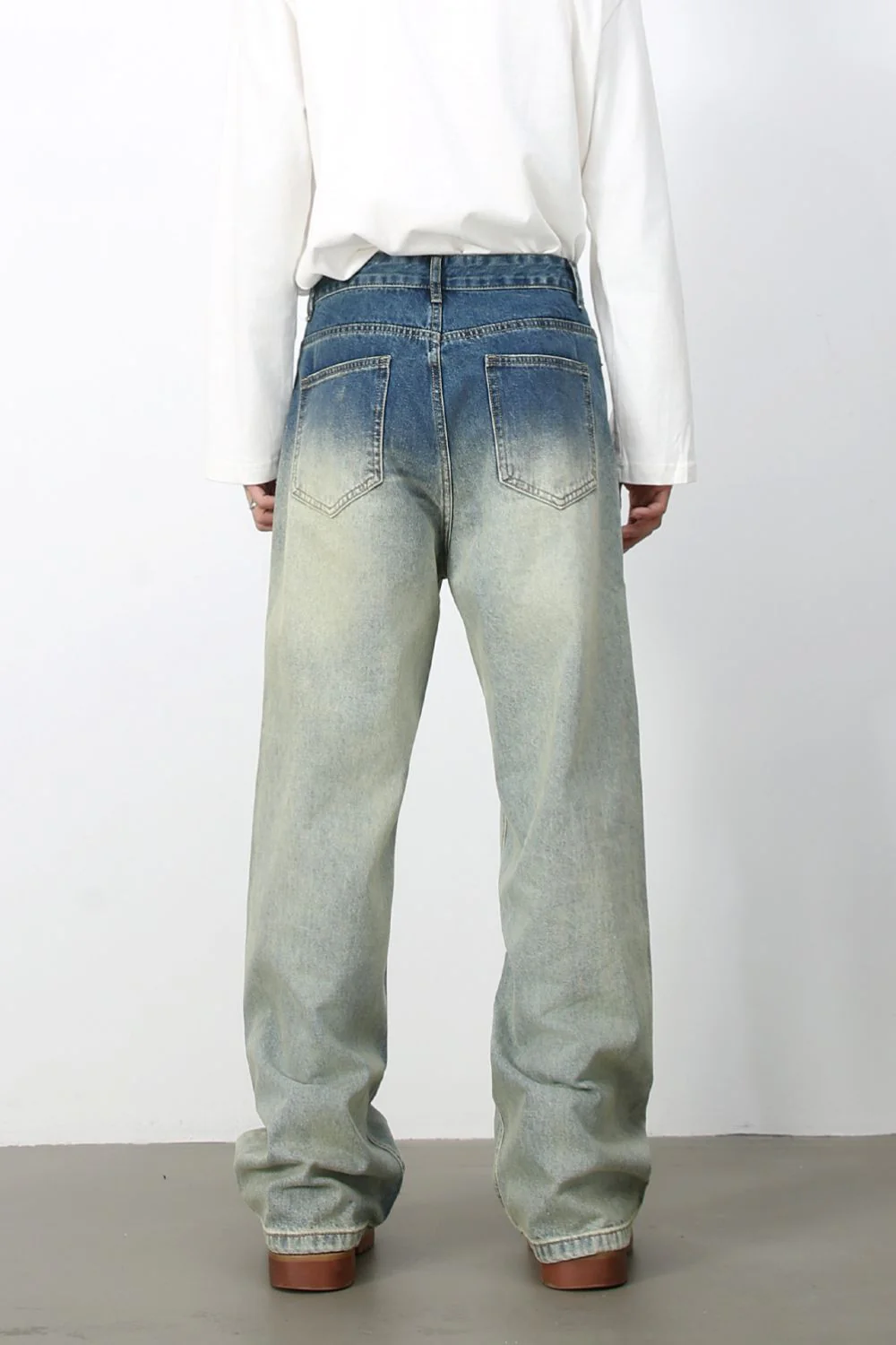 Men's Loose Fit Jeans with Pockets - Image 2