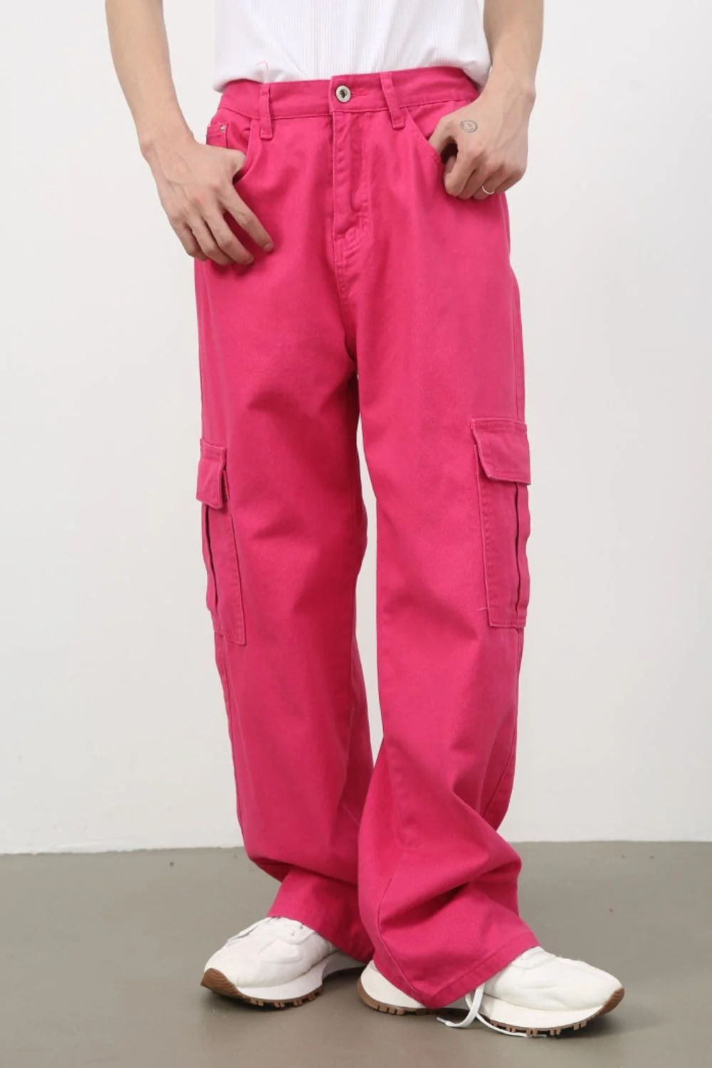 Men's Loose Jeans with Cargo Pockets - Image 3
