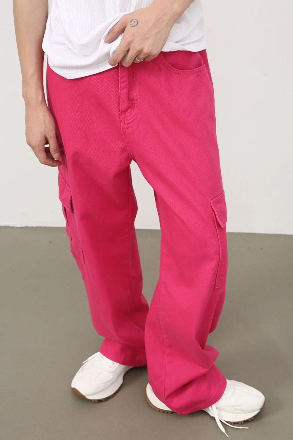 Men's Loose Jeans with Cargo Pockets - Image 5