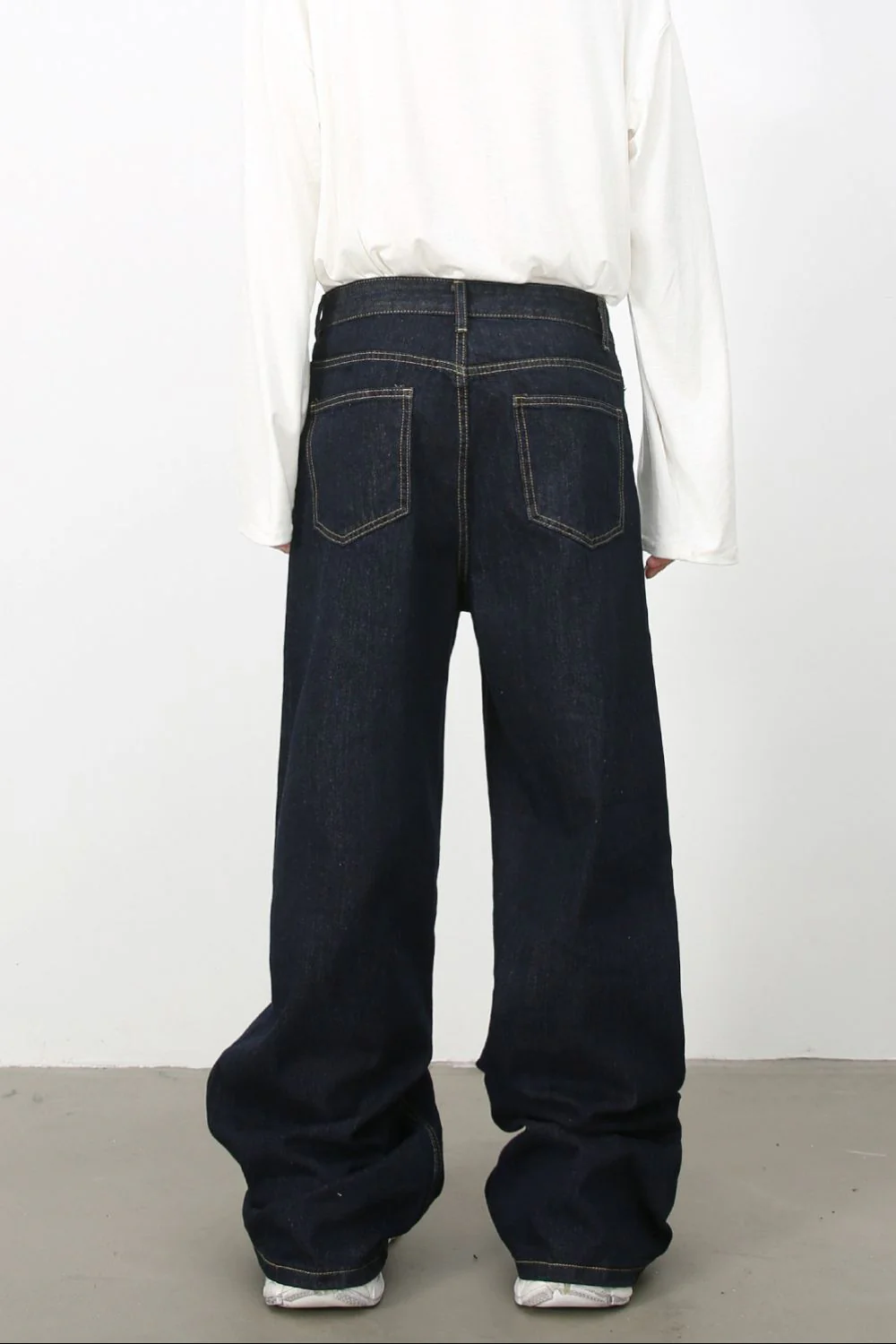 Men's Mid Rise Baggy Jeans - Image 2