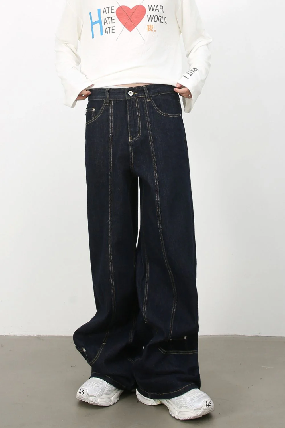 Men's Mid Rise Baggy Jeans - Image 3