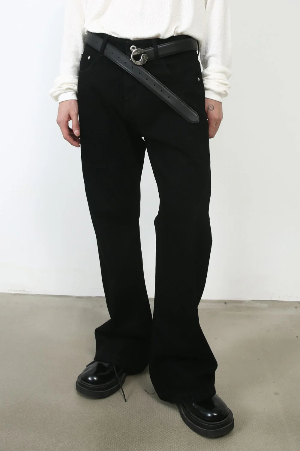 Men's Mid Rise Bootcut Jeans - Image 2