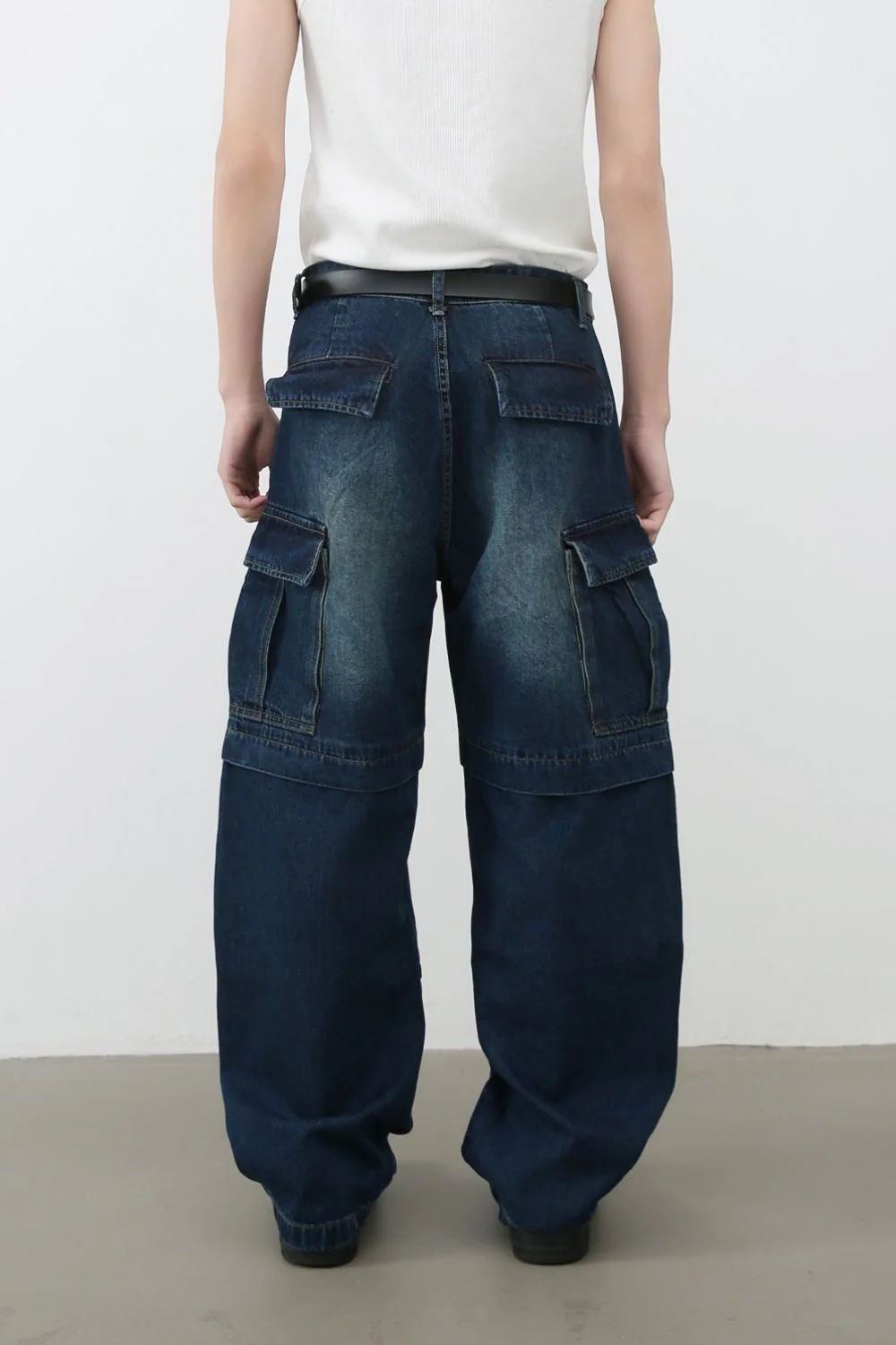 Men's Mid Rise Jeans with Cargo Pockets - Image 2