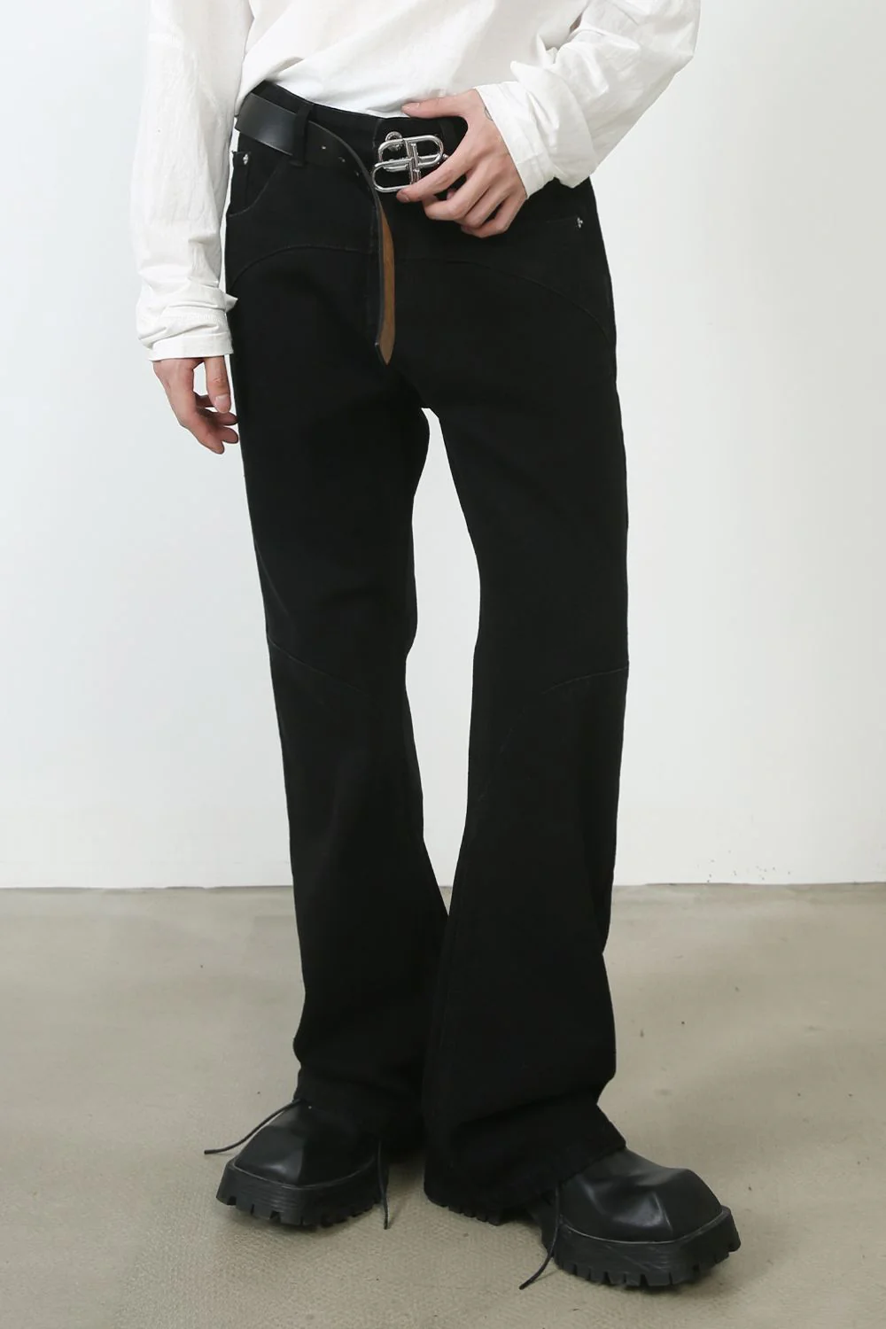 Men's Mid Rise Jeans with Pockets - Image 2