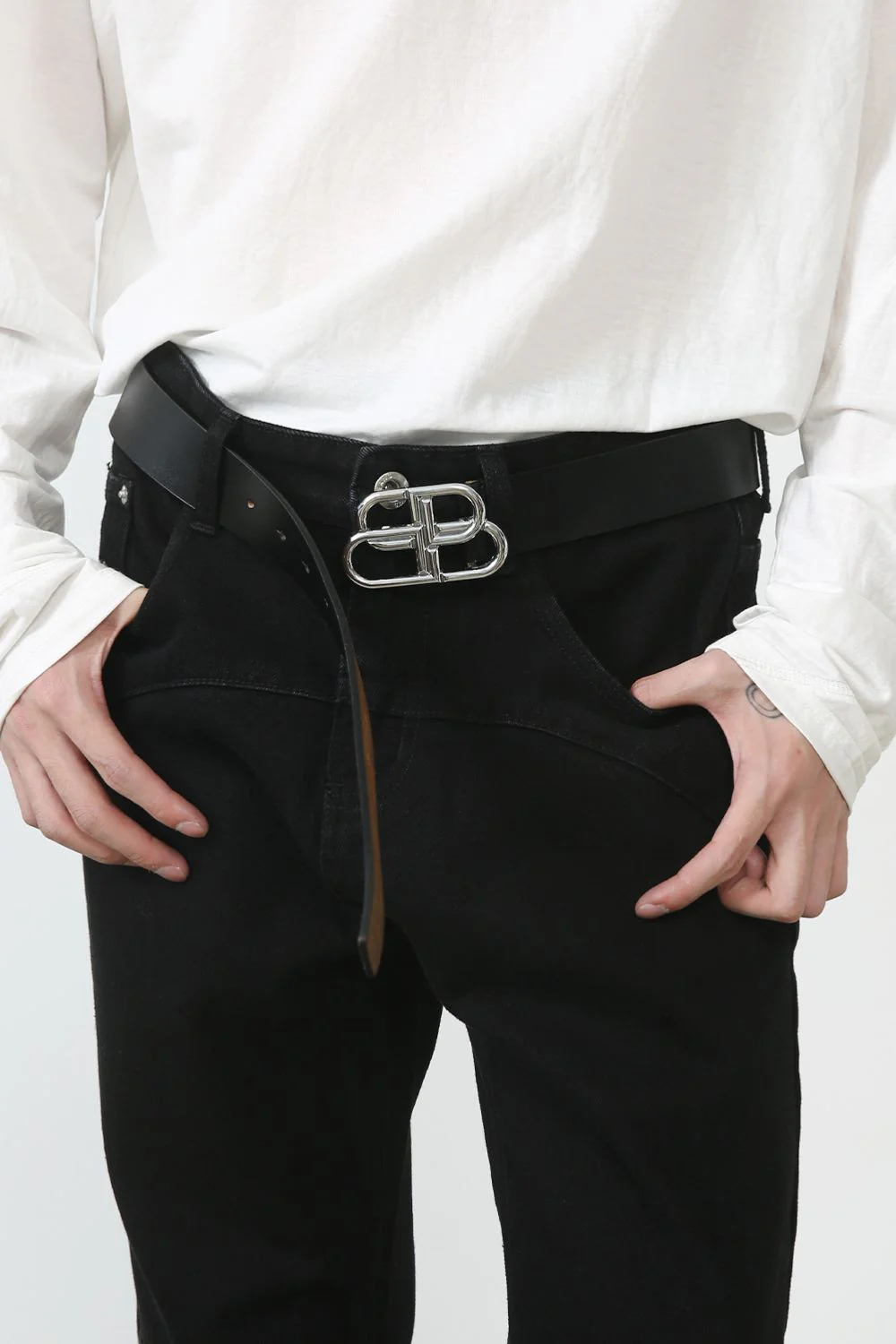 Men's Mid Rise Jeans with Pockets - Image 4