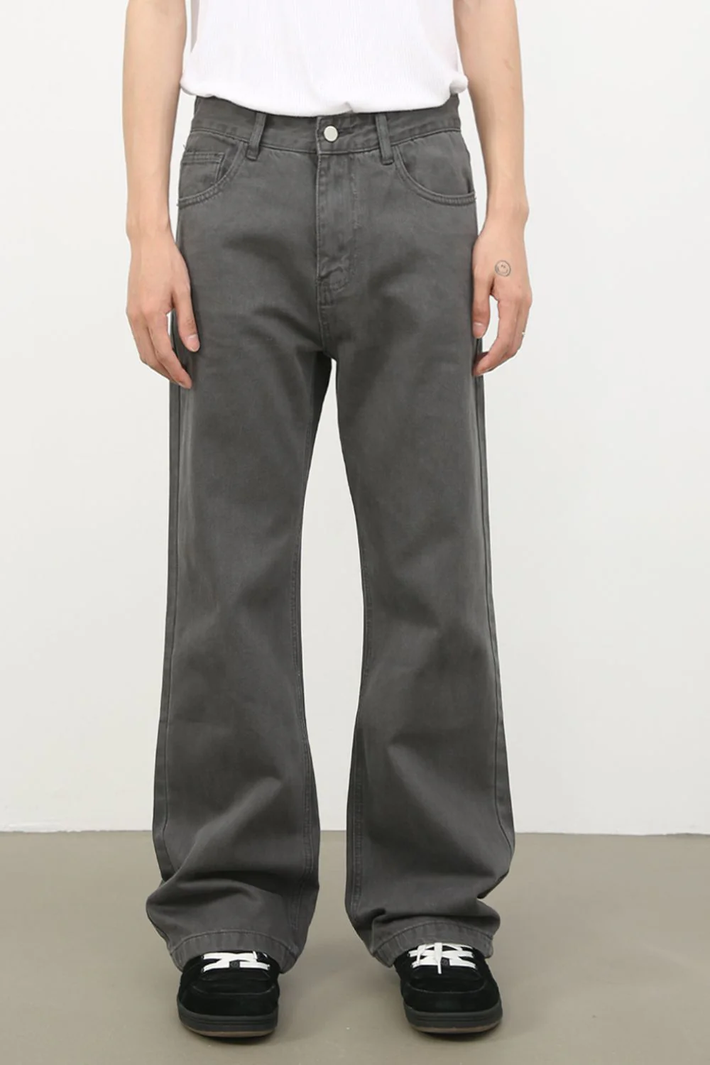 Men's Mid Rise Jeans with Pockets - Image 3