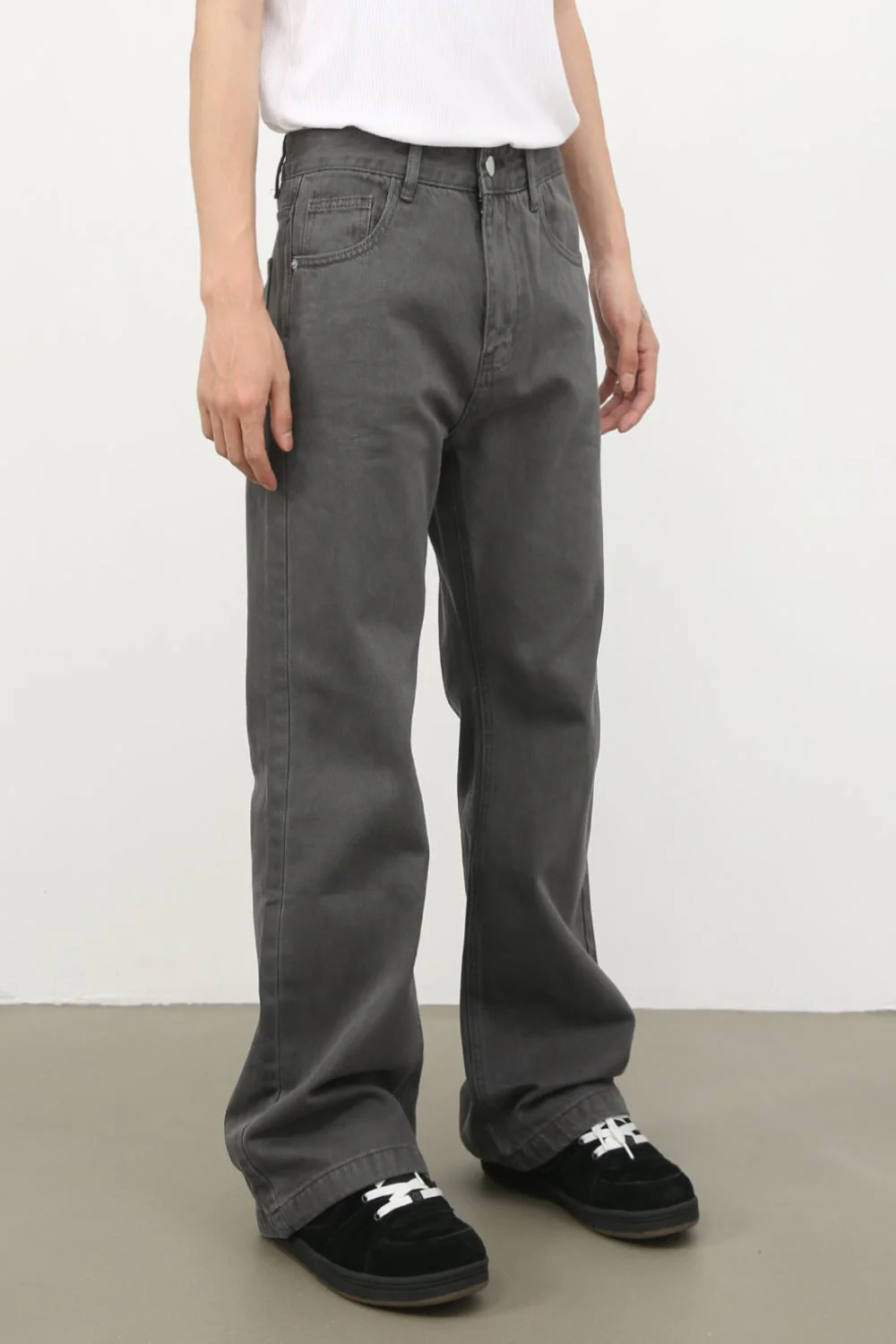 Men's Mid Rise Jeans with Pockets - Image 4