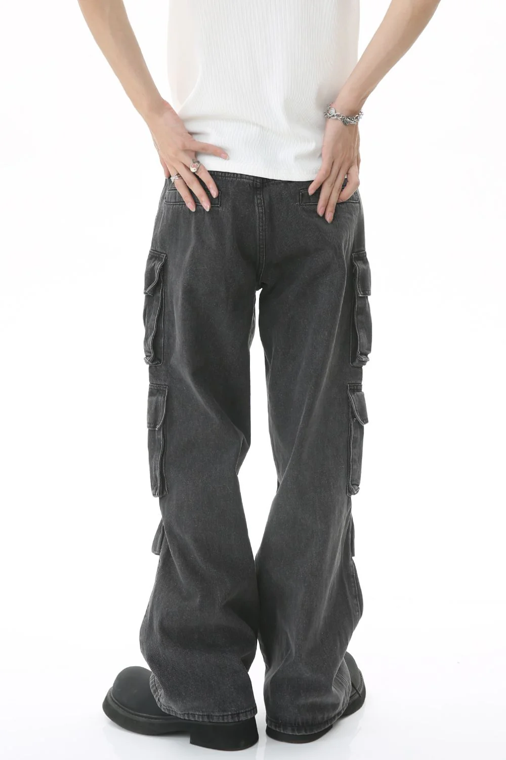 Men's Multi-Pocket Pleated Cargo Jeans - Image 3