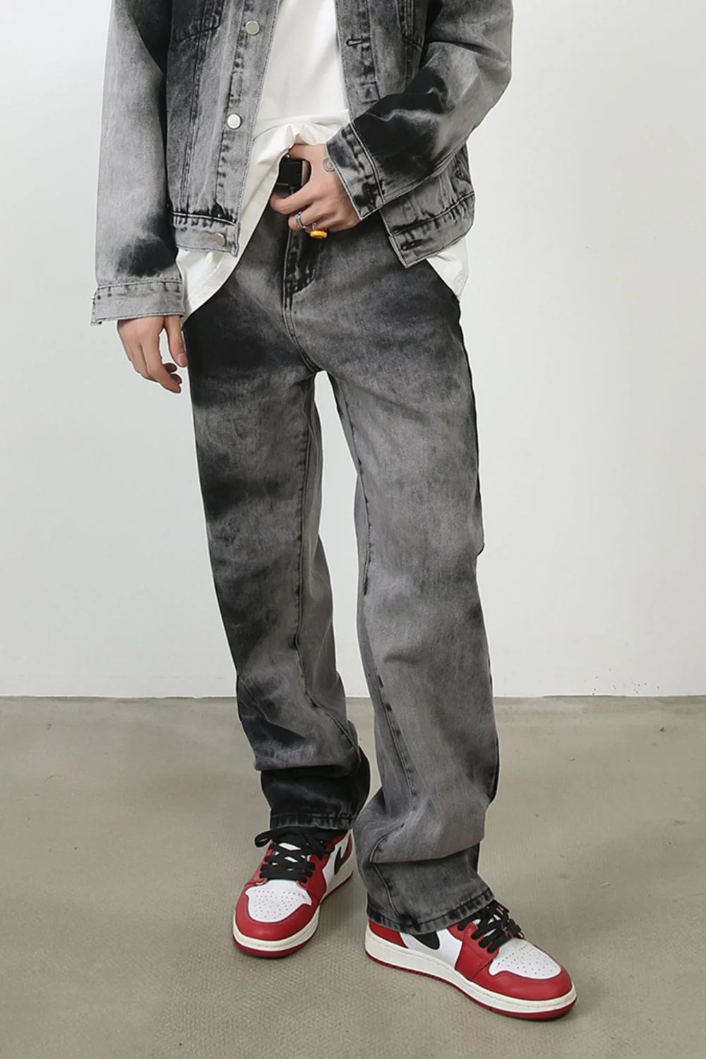 Men's Tie Dye Baggy Jeans with Pockets - Image 3