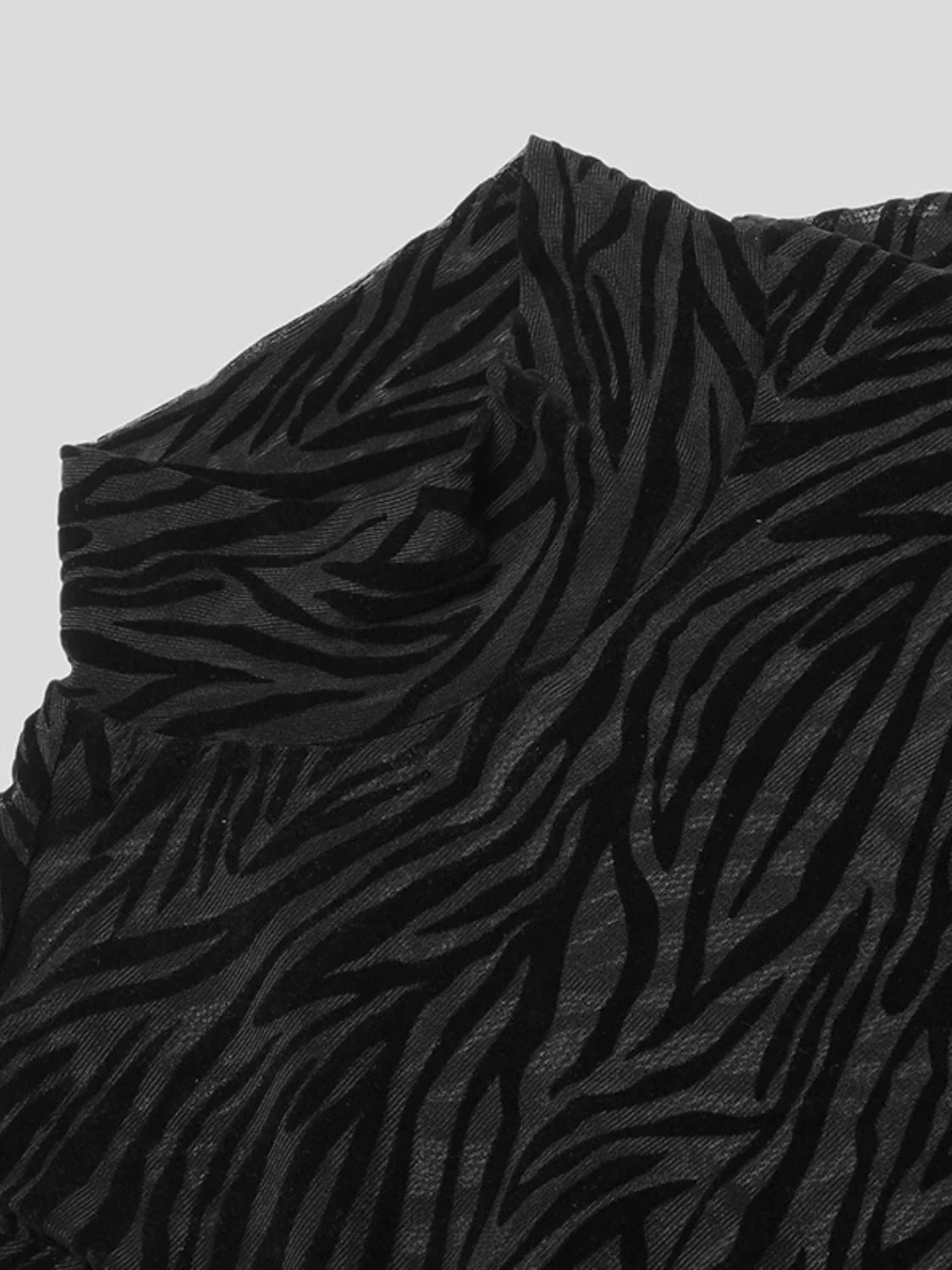 Men's Zebra Print Mock Neck Long Sleeve Mesh Top - Image 4