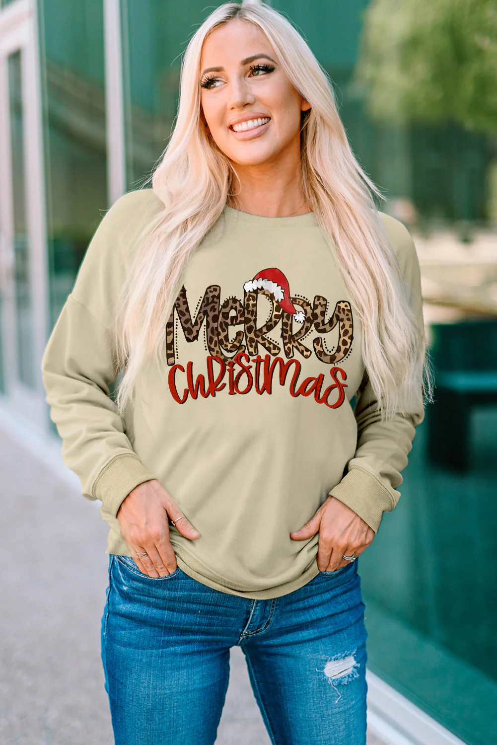 MERRY CHRISTMAS Graphic Sweatshirt - Image 3