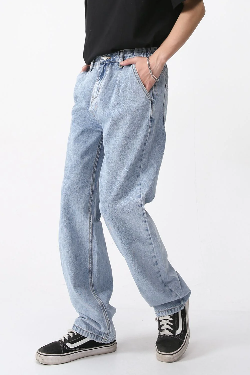 Mid Rise Baggy Jeans with Pockets - Image 2