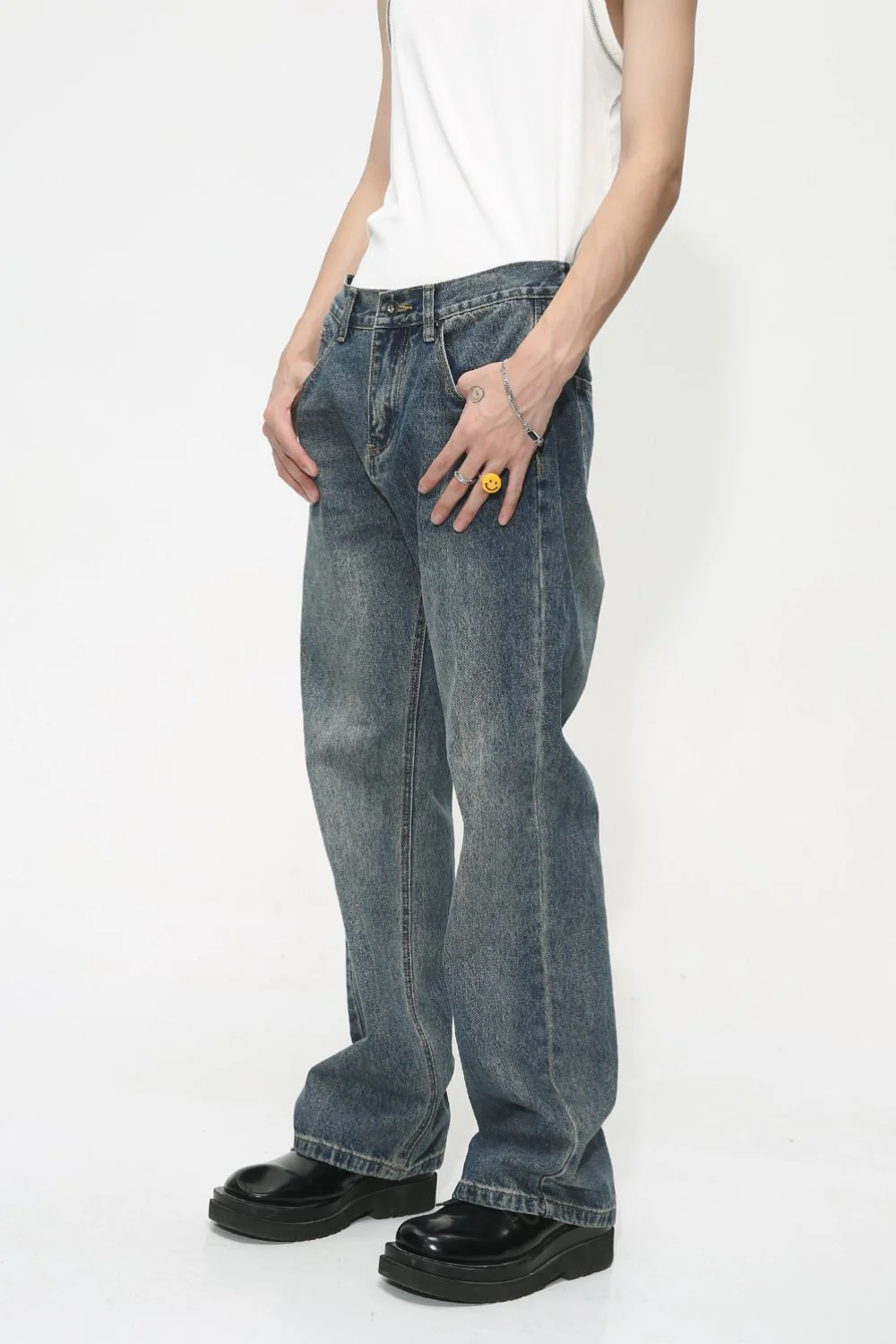 Mid Rise Jeans with Pockets - Image 2