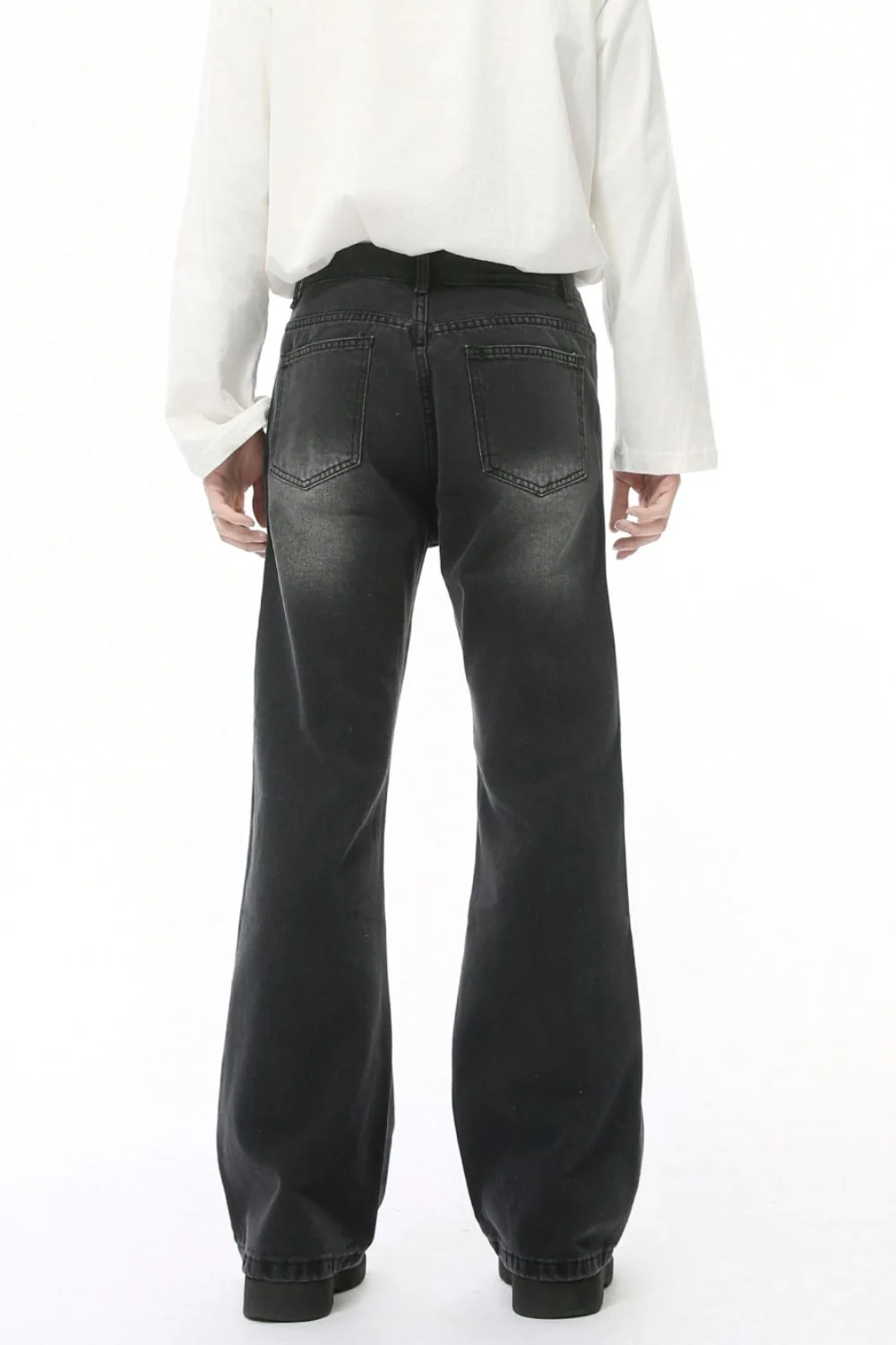 Mid Rise Jeans with Pockets - Image 2