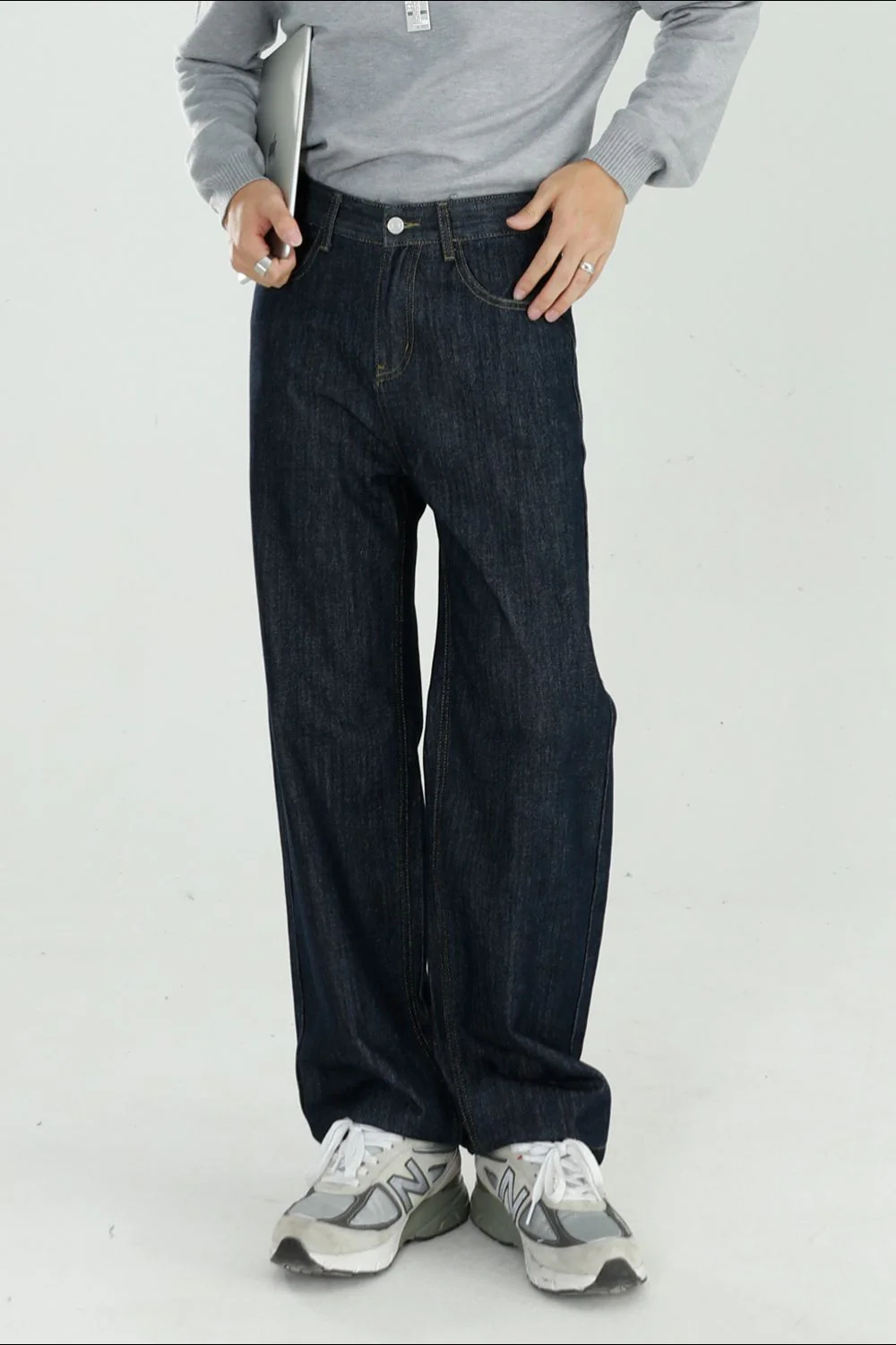 Mid Rise Jeans with Pockets - Image 2