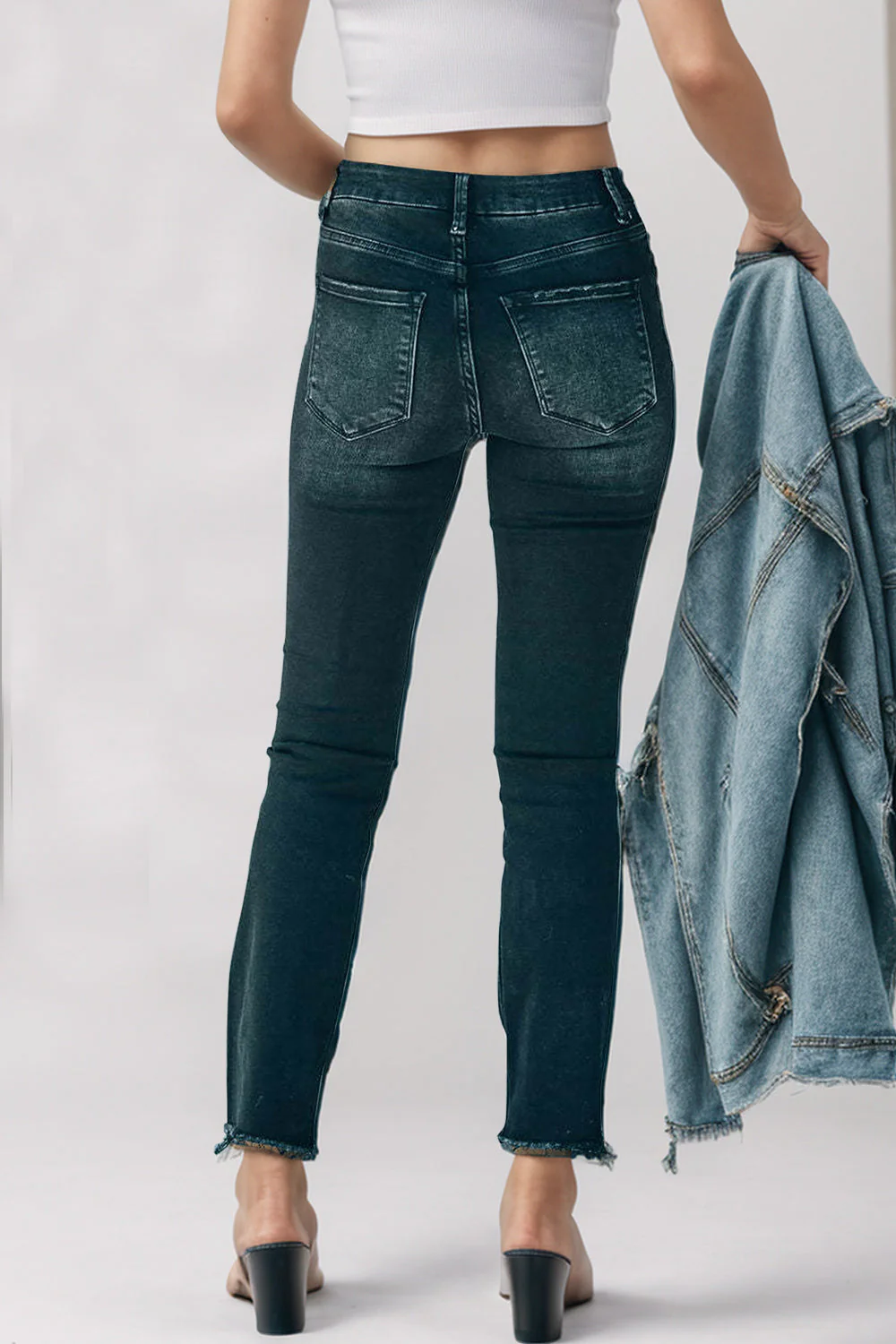 Mid-Rise Waist Skinny Jeans with Pockets - Image 2