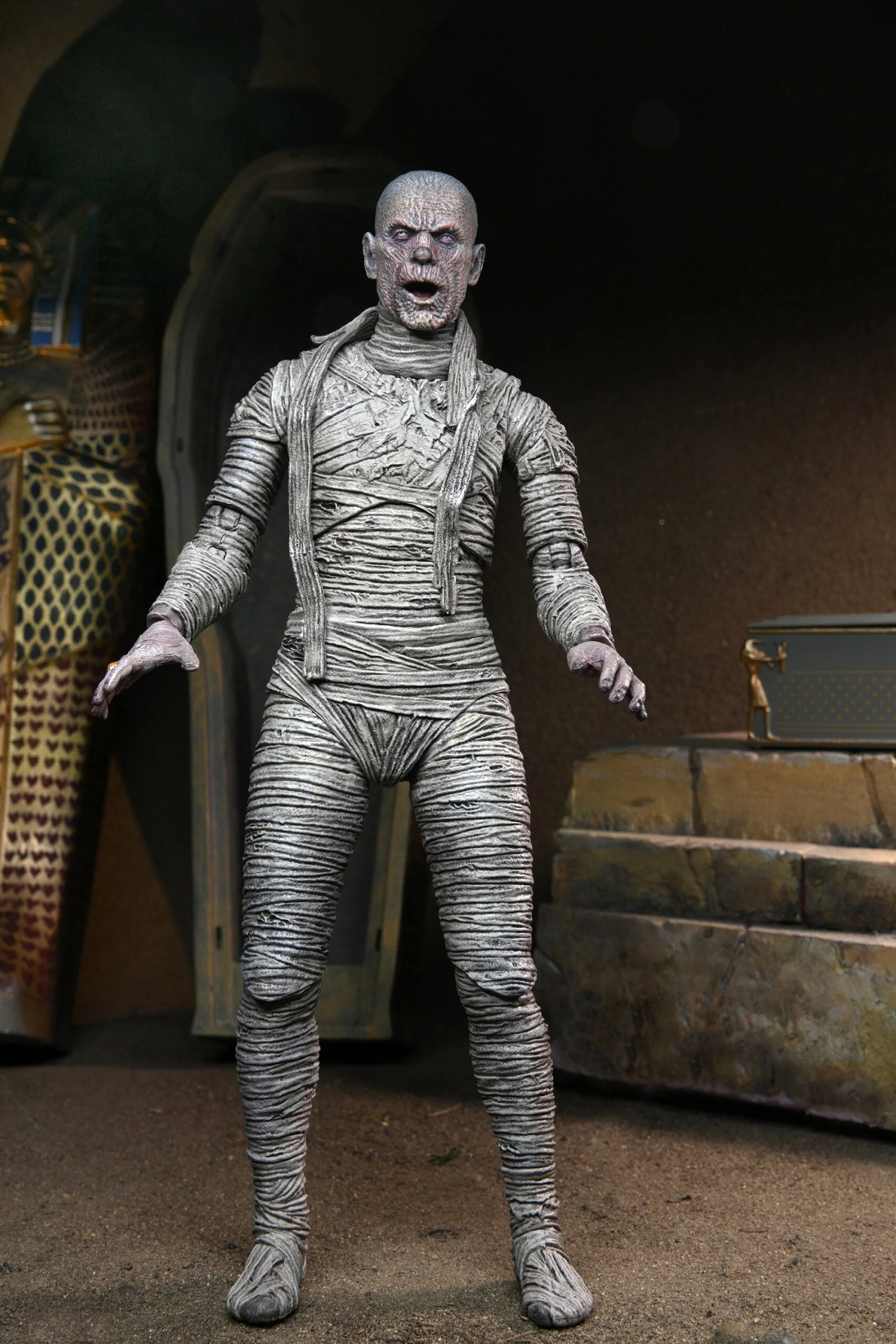 NECA Universal Monsters: Ultimate Mummy (COLOR) - Image 3