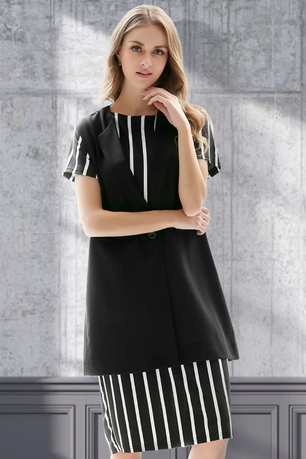 One-Button Sleeveless Longline Blazer - Image 8