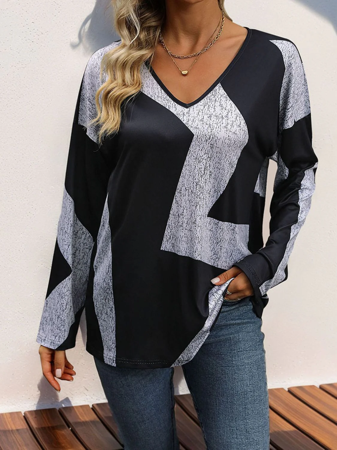 Perfee Color Block V-Neck Long Sleeve T-Shirt - Image 4