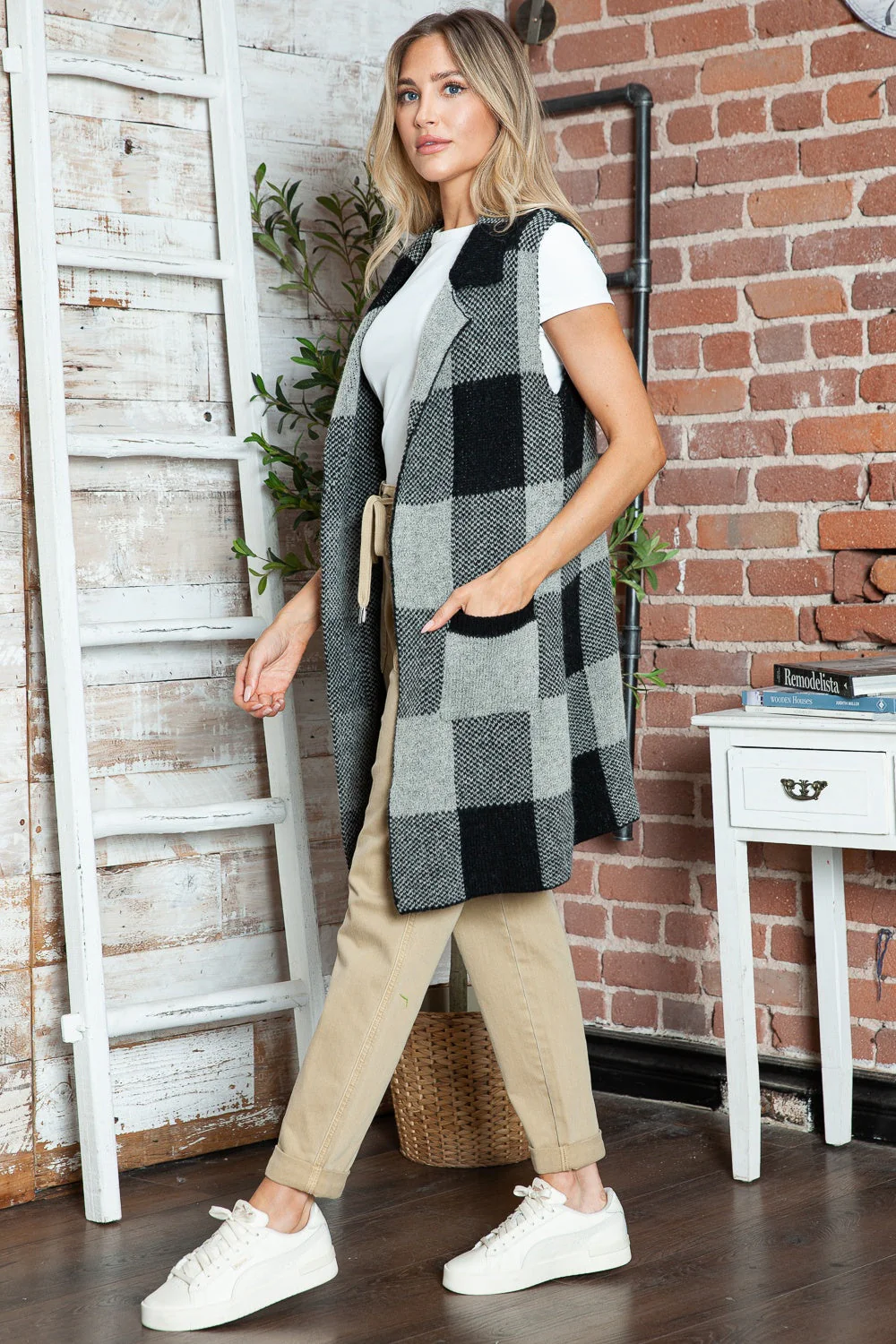 Plaid Lapel Collar Sleeveless Cardigan - Image 5