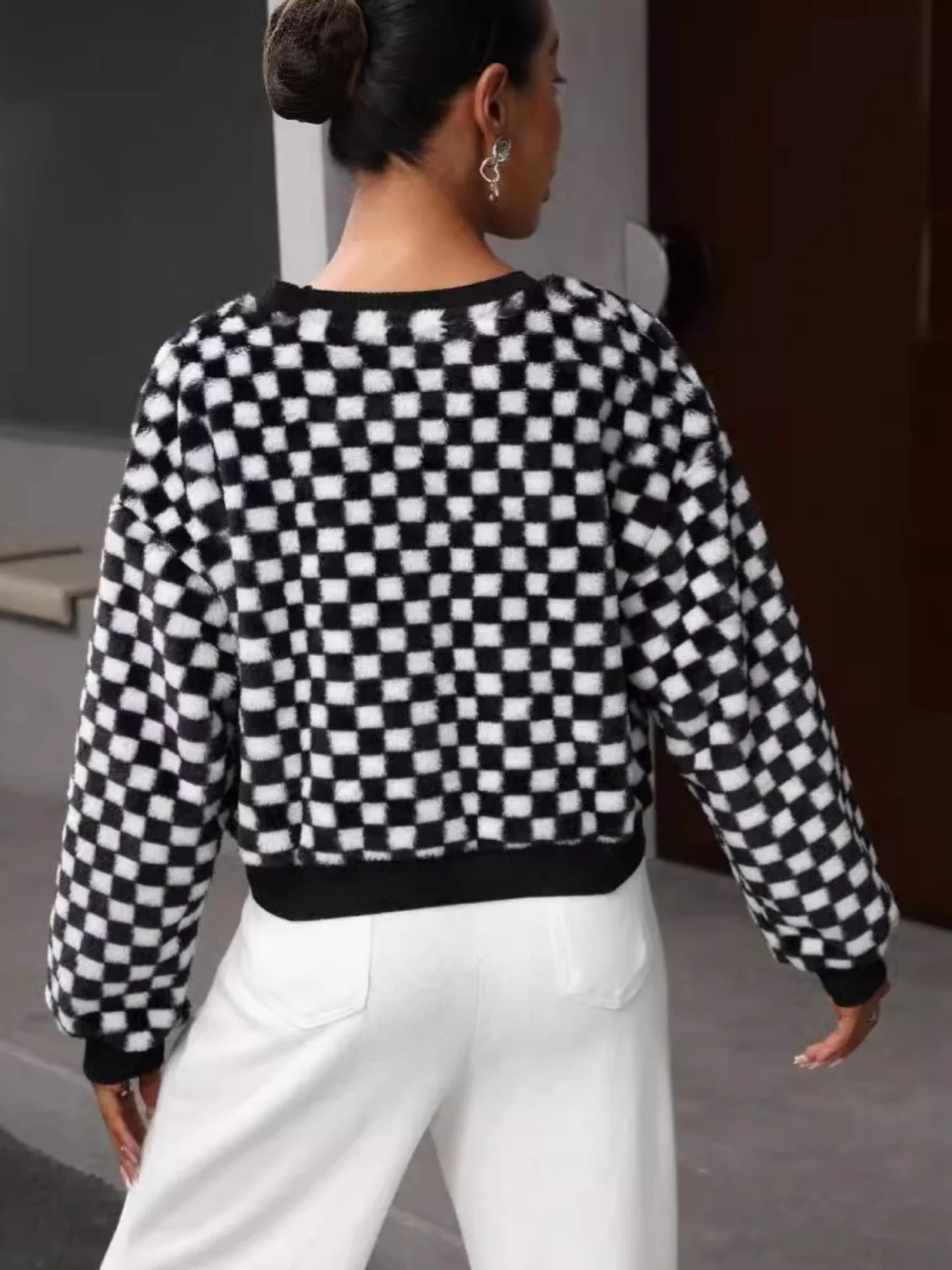 Plaid Round Neck Long Sleeve Sweatshirt - Image 2