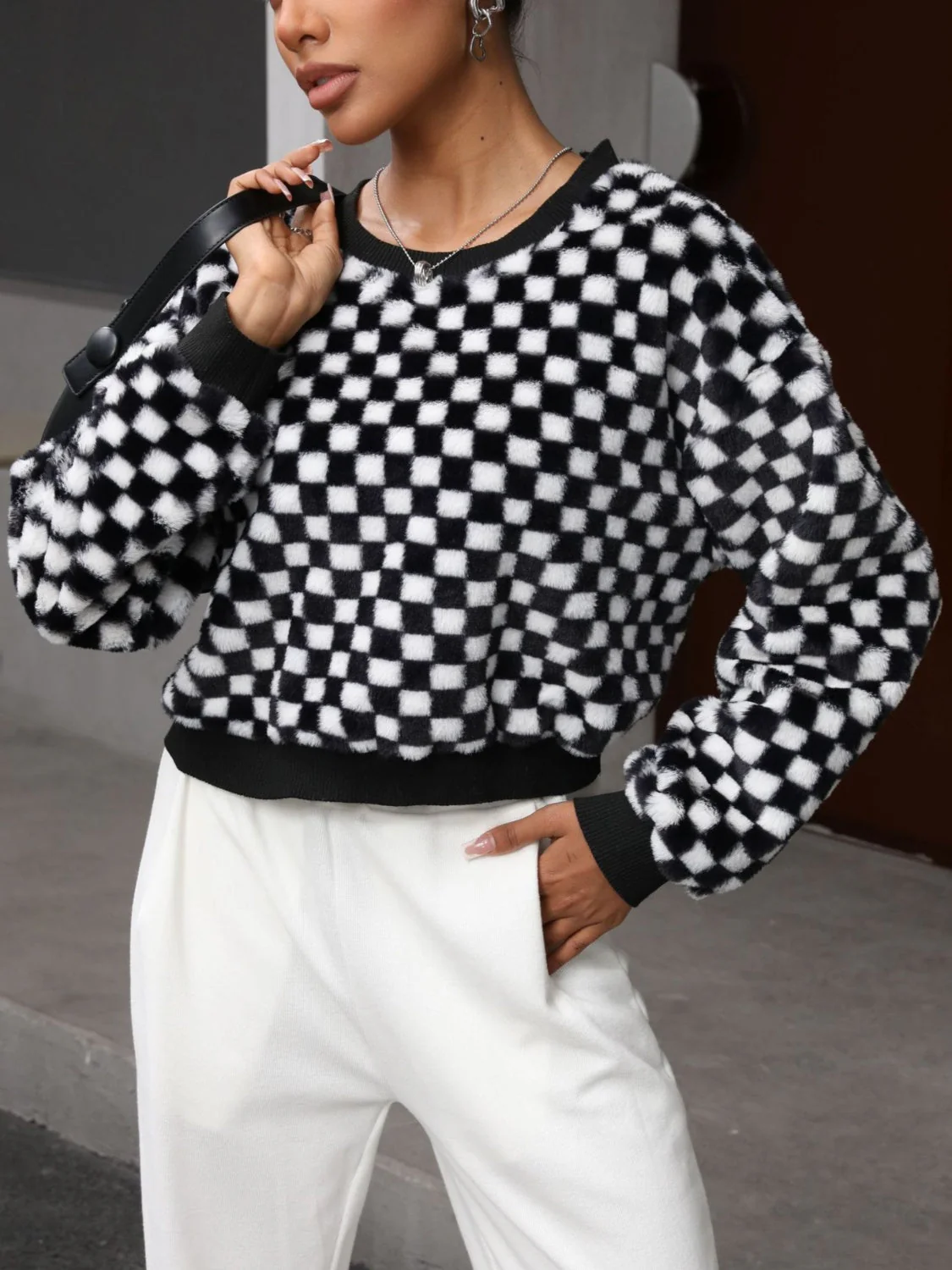 Plaid Round Neck Long Sleeve Sweatshirt - Image 4