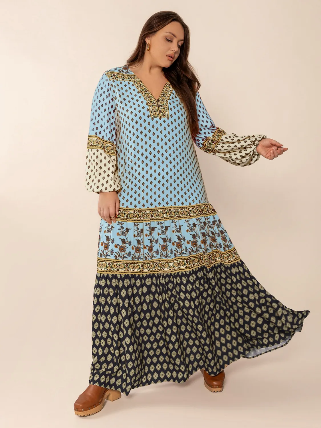 Plus Size Printed V-Neck Balloon Sleeve Maxi Dress - Image 3