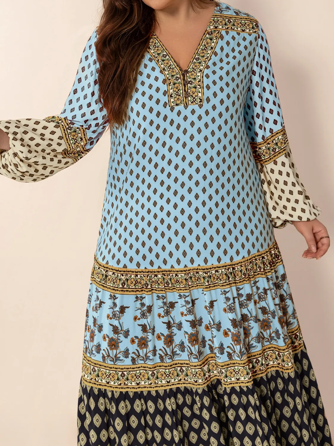 Plus Size Printed V-Neck Balloon Sleeve Maxi Dress - Image 4