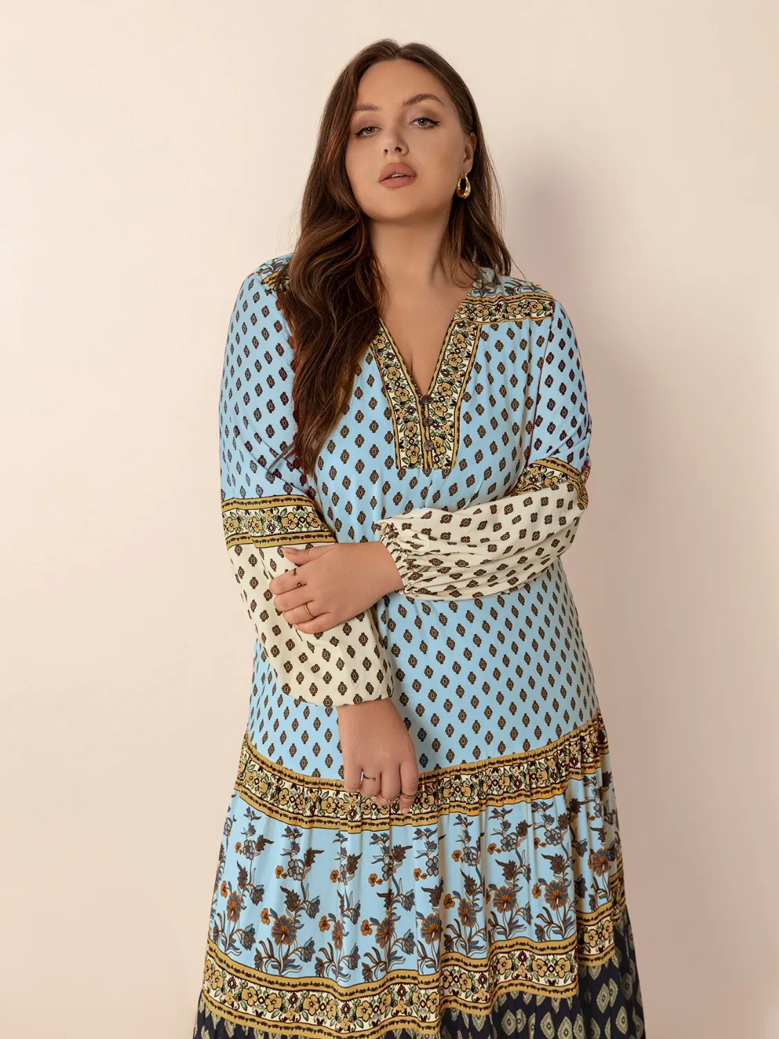 Plus Size Printed V-Neck Balloon Sleeve Maxi Dress - Image 5