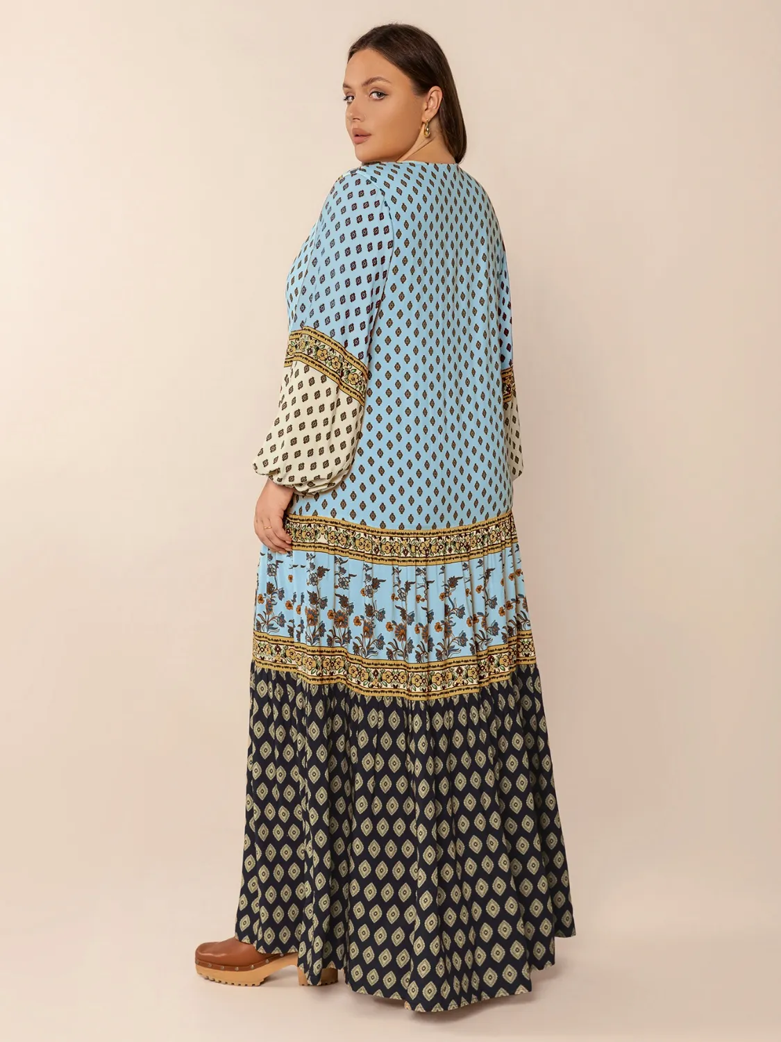 Plus Size Printed V-Neck Balloon Sleeve Maxi Dress - Image 6