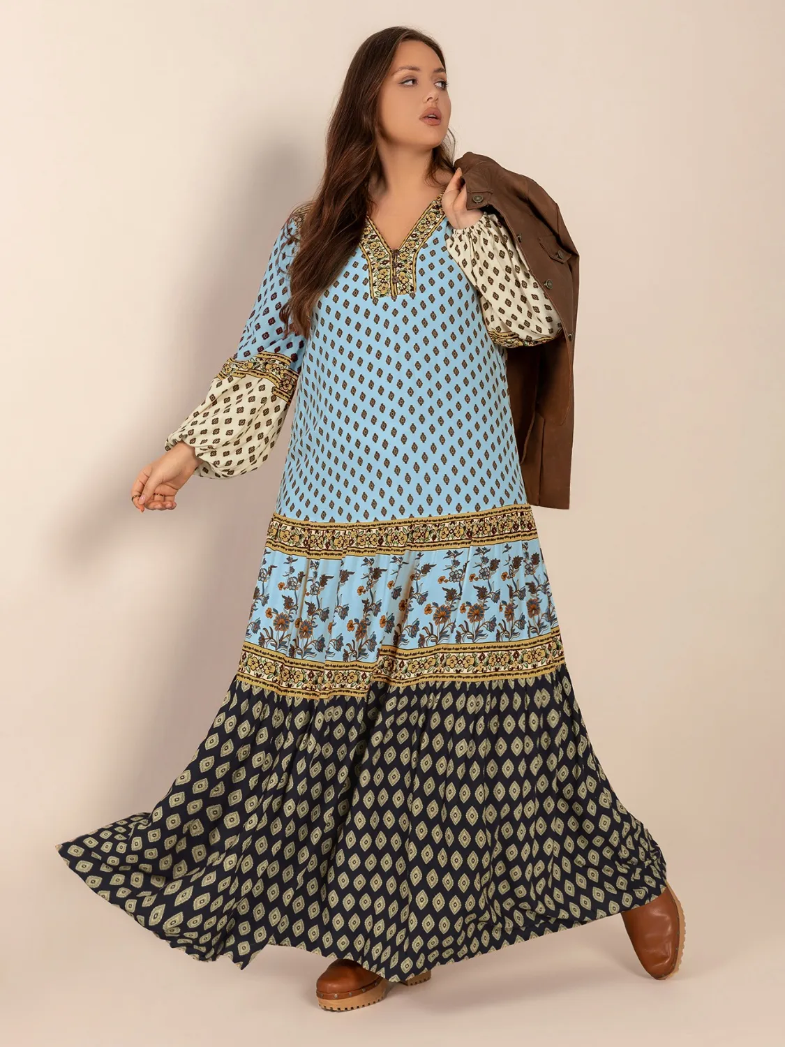 Plus Size Printed V-Neck Balloon Sleeve Maxi Dress - Image 7
