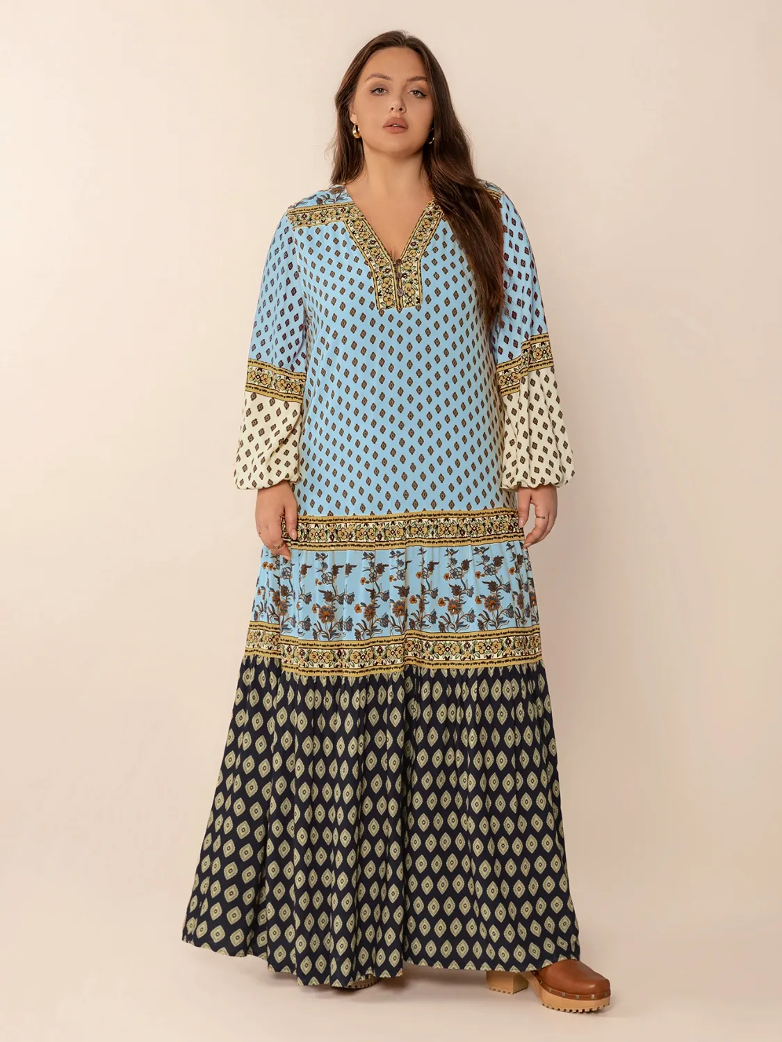 Plus Size Printed V-Neck Balloon Sleeve Maxi Dress - Image 8