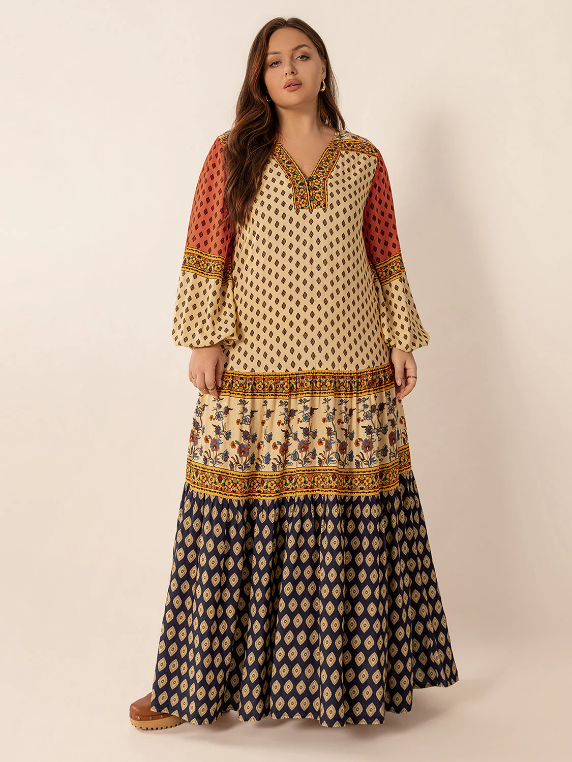Plus Size Printed V-Neck Long Sleeve Maxi Dress - Image 4