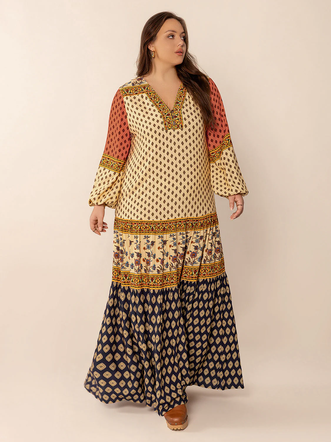 Plus Size Printed V-Neck Long Sleeve Maxi Dress - Image 7