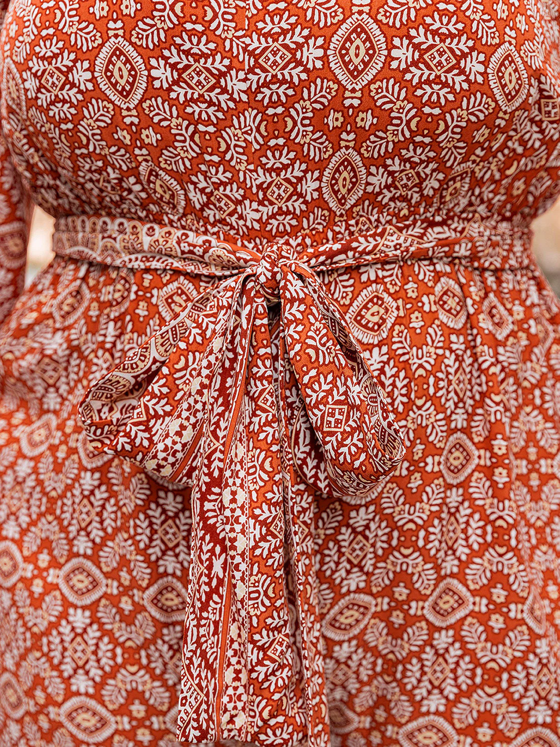 Plus Size Printed V-Neck Tie Front Balloon Sleeve Jumpsuit - Image 4