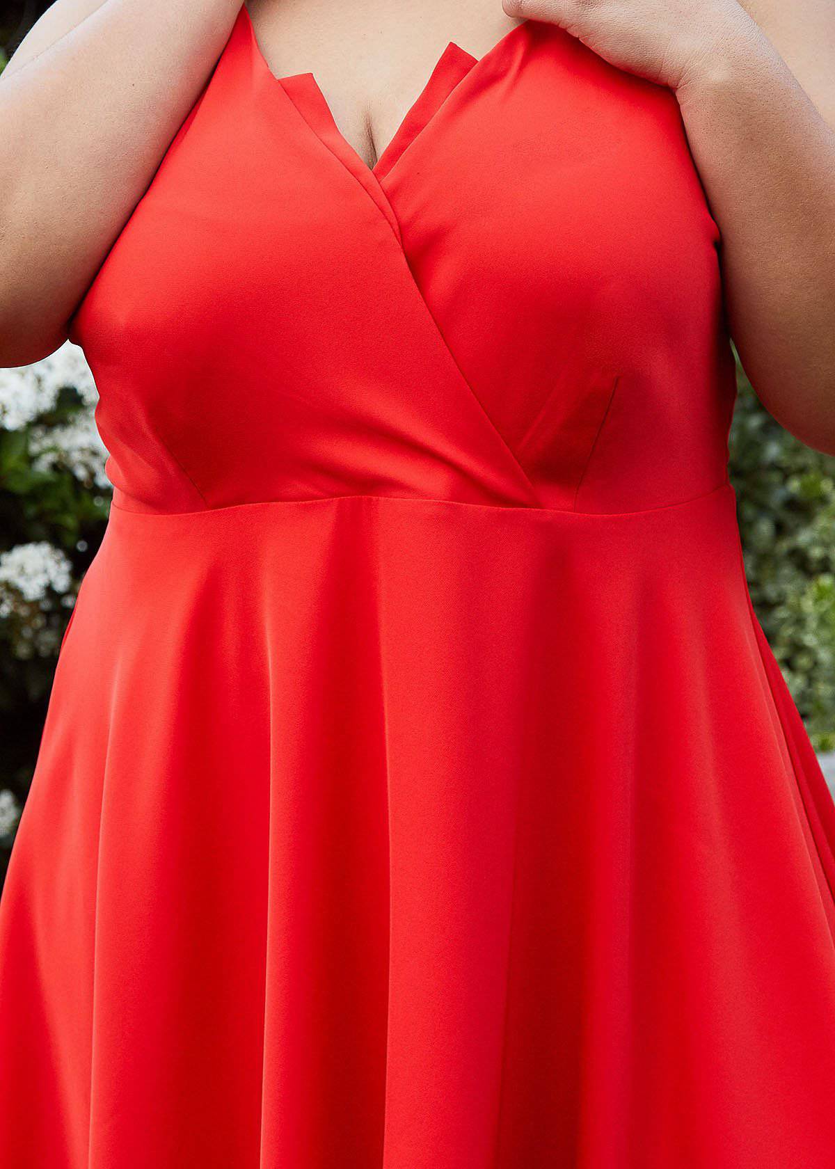 Plus Size V-neck Spaghetti Strap Cocktail Dress in Poppy Red by Shop at Konus - Image 7