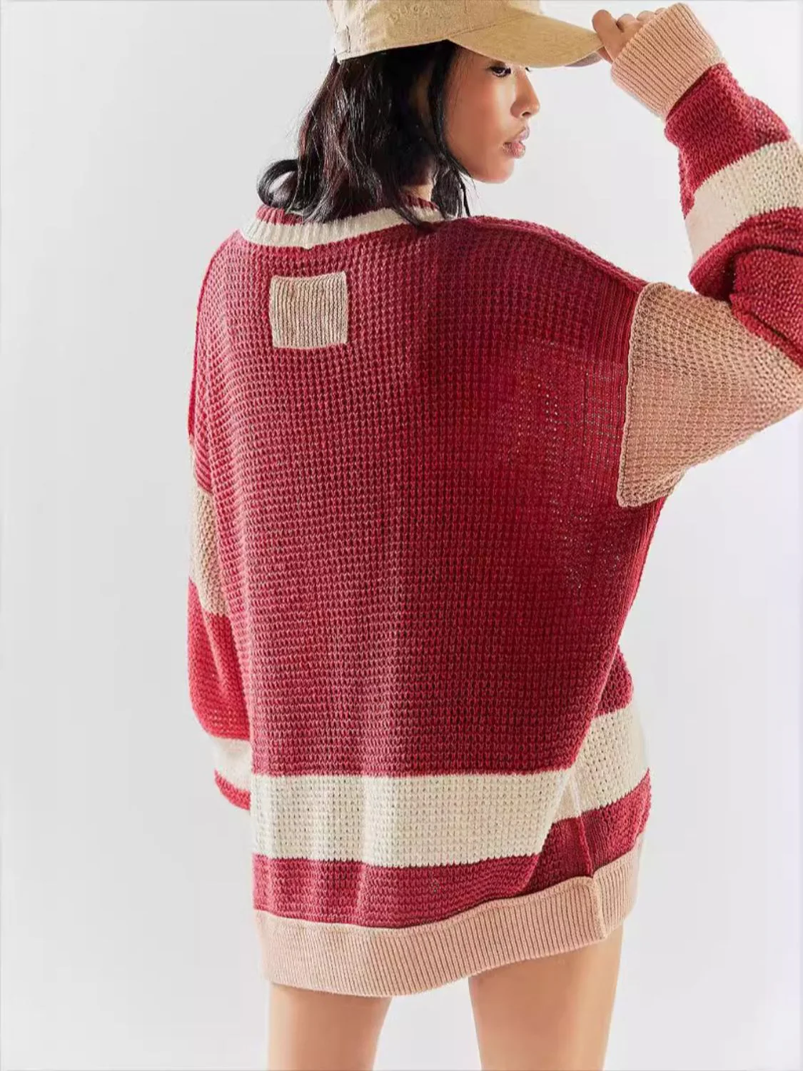Pocketed Contrast V-Neck Long Sleeve Cardigan - Image 6