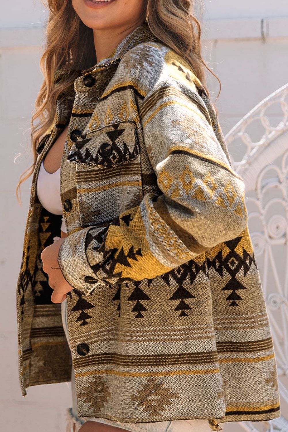 Pocketed Geometric Collared Neck Jacket - Image 2