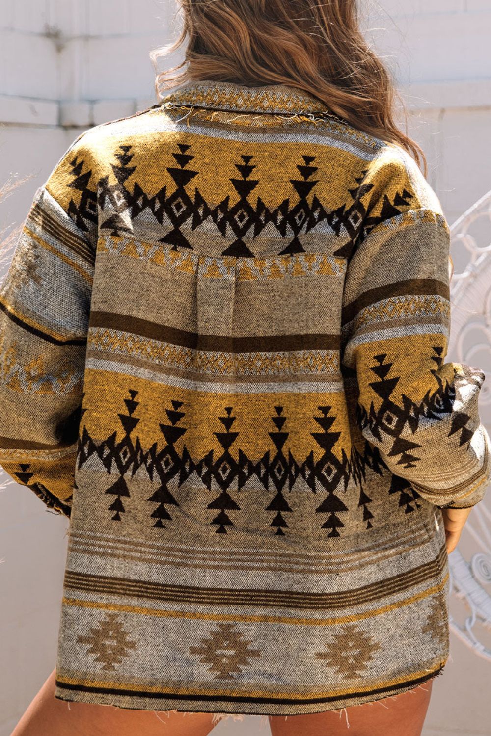 Pocketed Geometric Collared Neck Jacket - Image 3