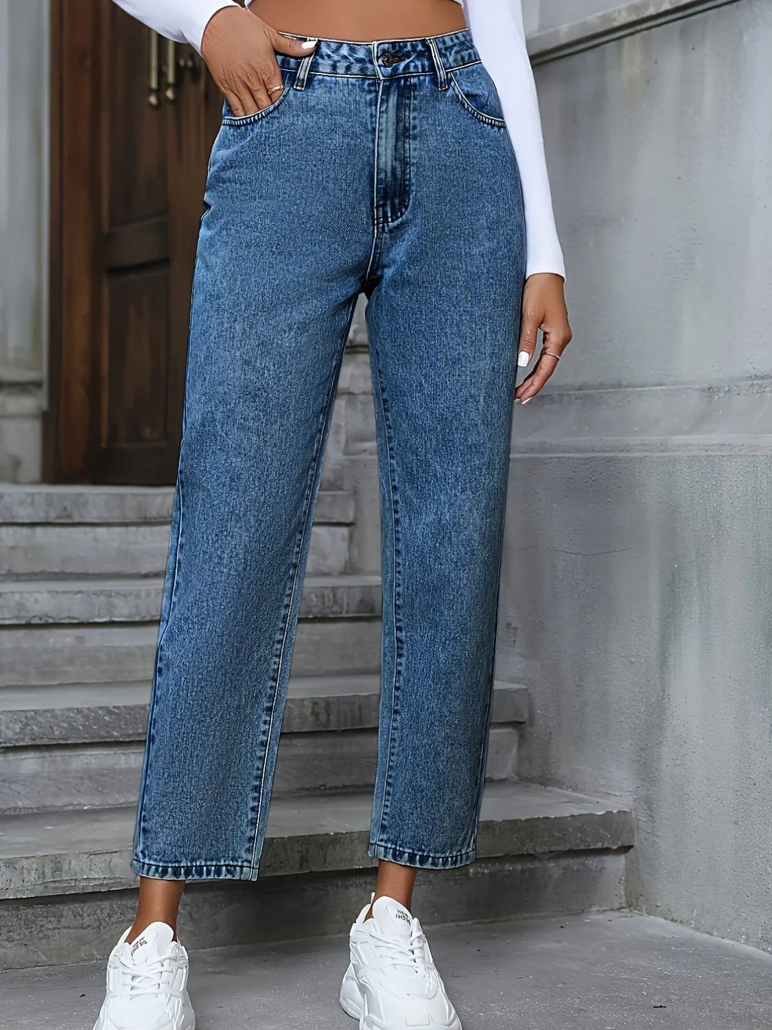 Pocketed Straight Leg Jeans - Image 7