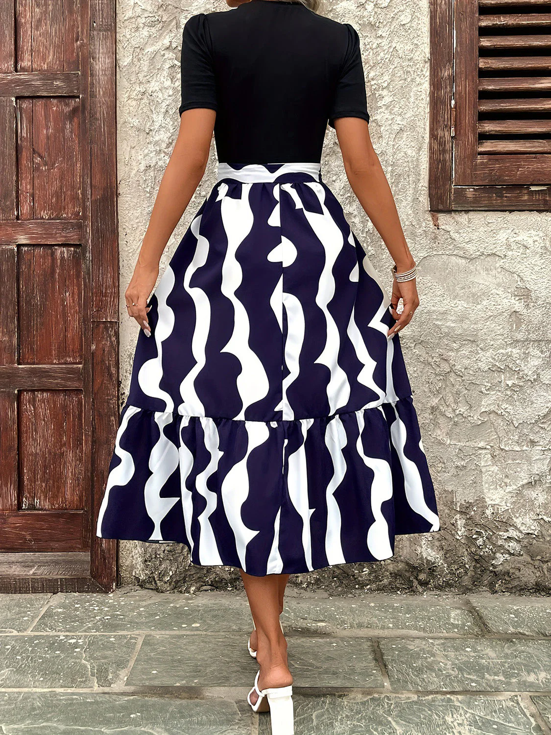 Printed Round Neck Short Sleeve Midi Dress - Image 2