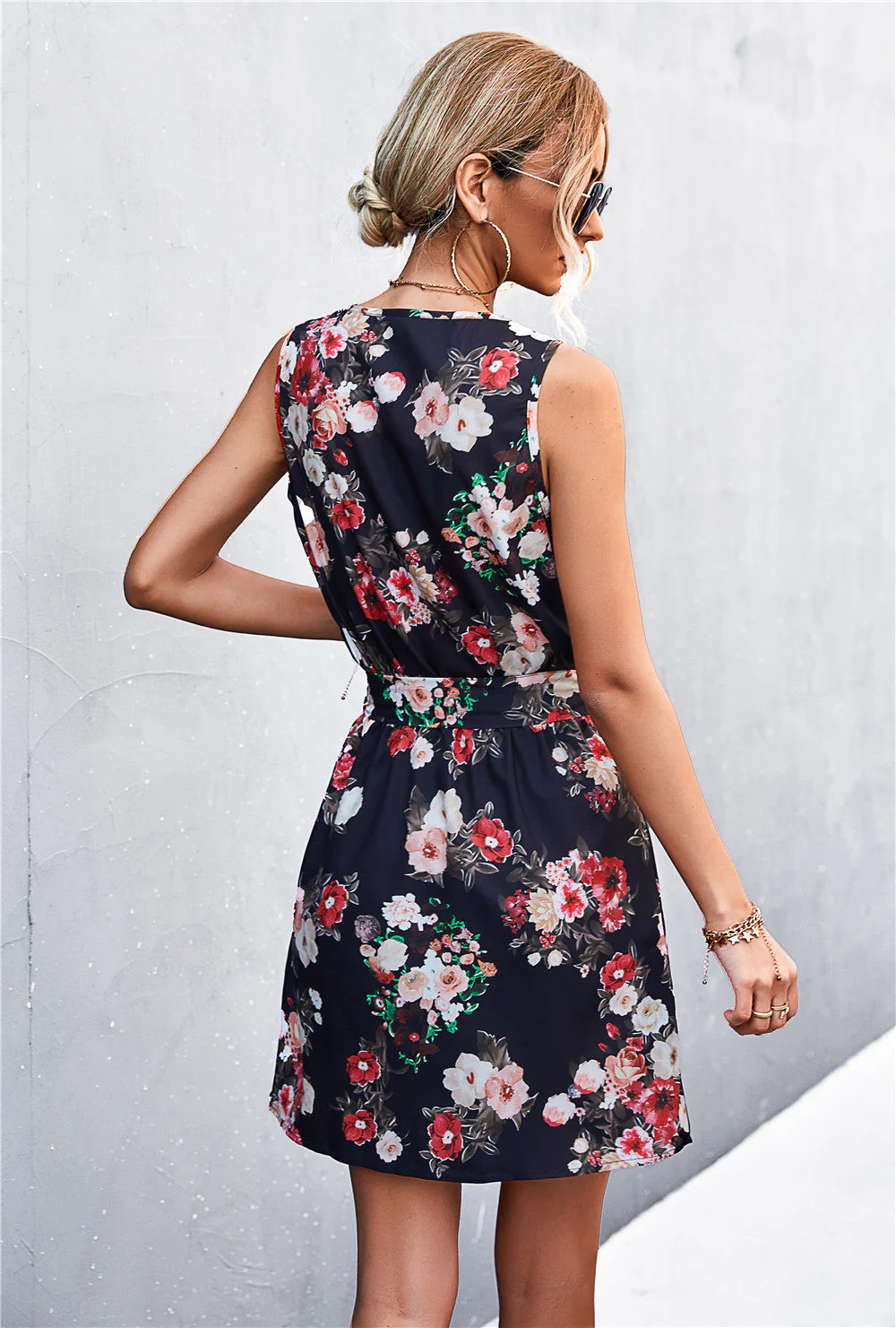 Printed Zip Detail Belted Sleeveless Dress - Image 2