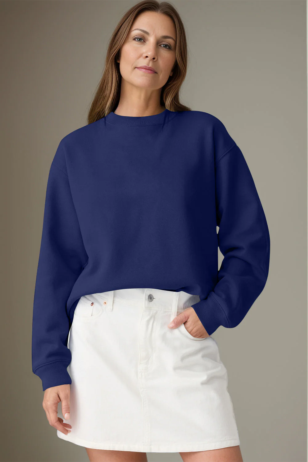 Round Neck Long Sleeve Sweatshirt - Image 26