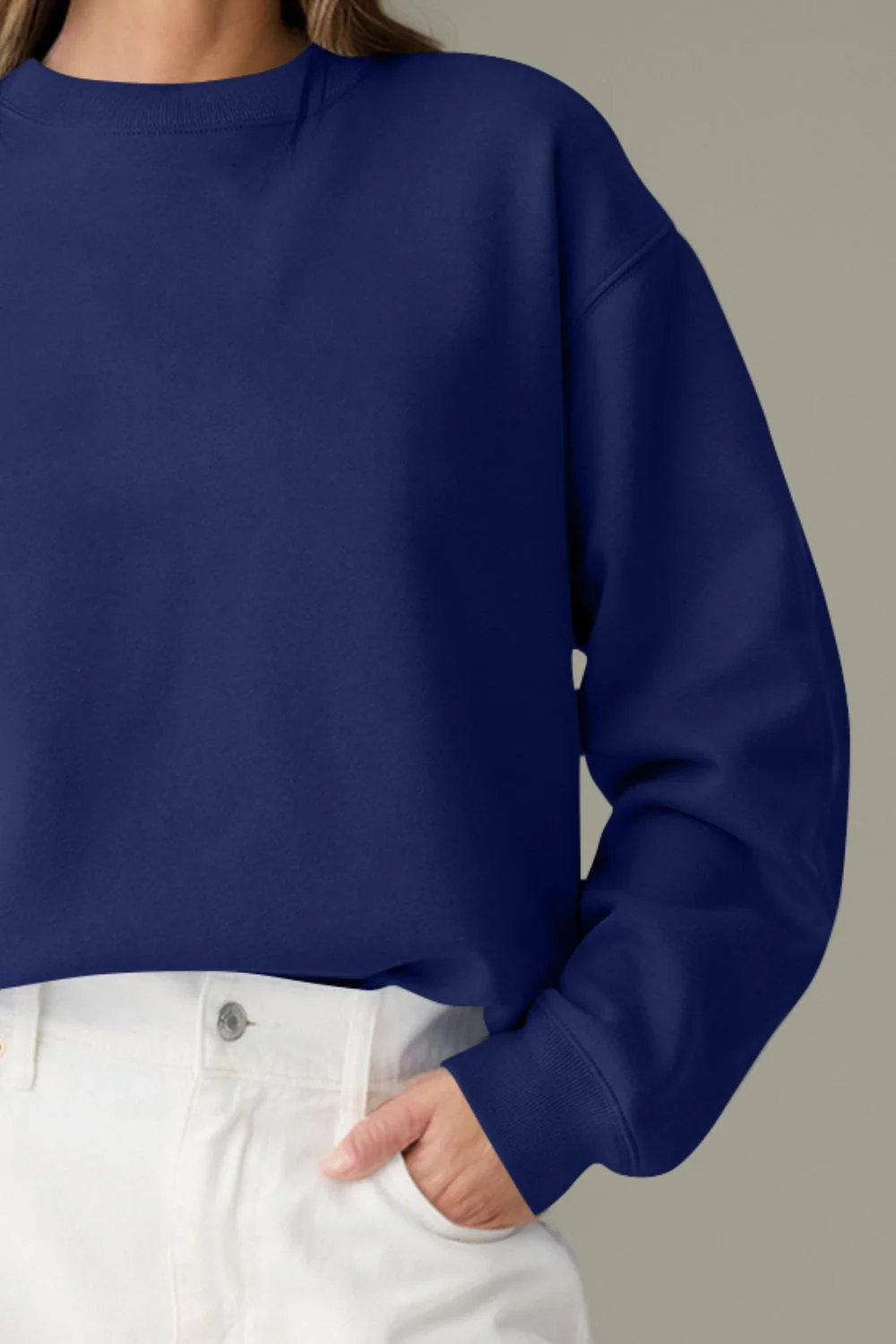 Round Neck Long Sleeve Sweatshirt - Image 28