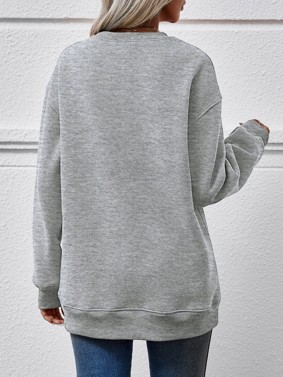 Round Neck Long Sleeve Sweatshirt - Image 24