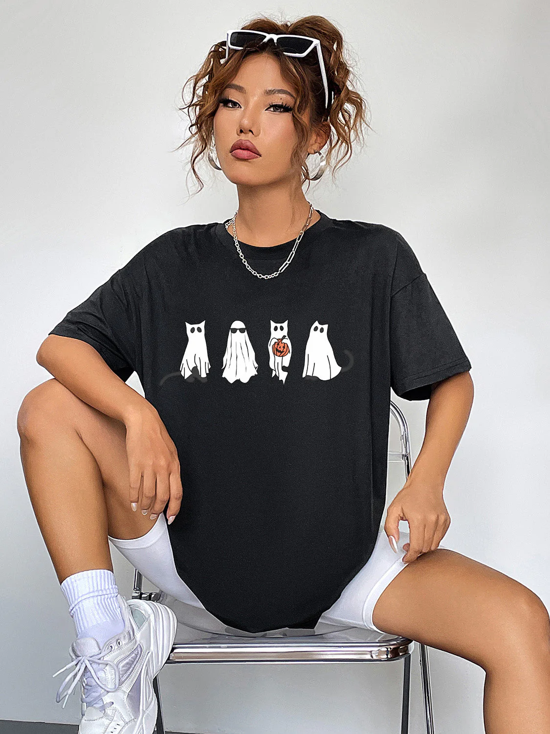 Round Neck Short Sleeve Ghost Graphic T-Shirt - Image 3